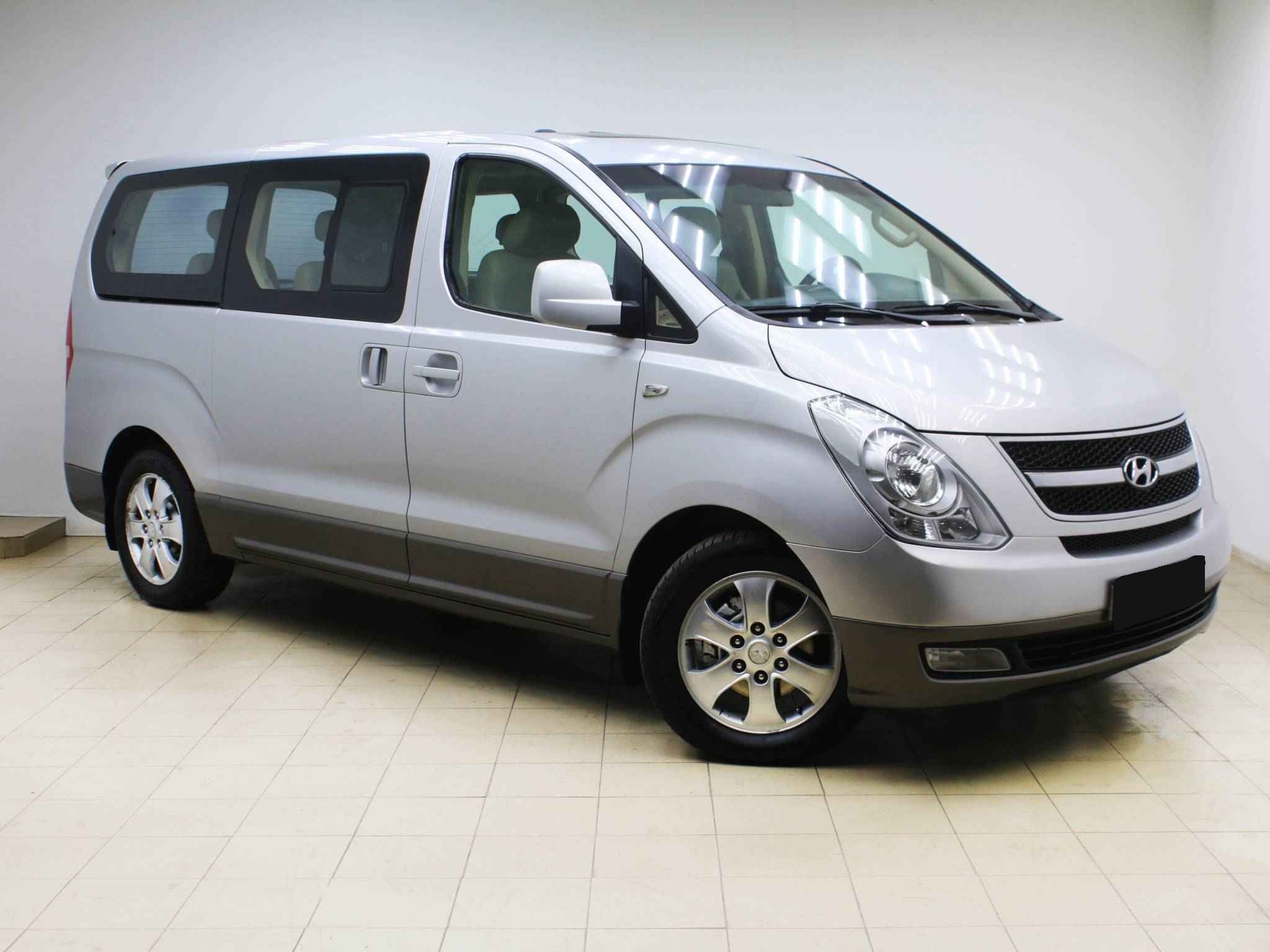 Hyundai Grand Starex, I