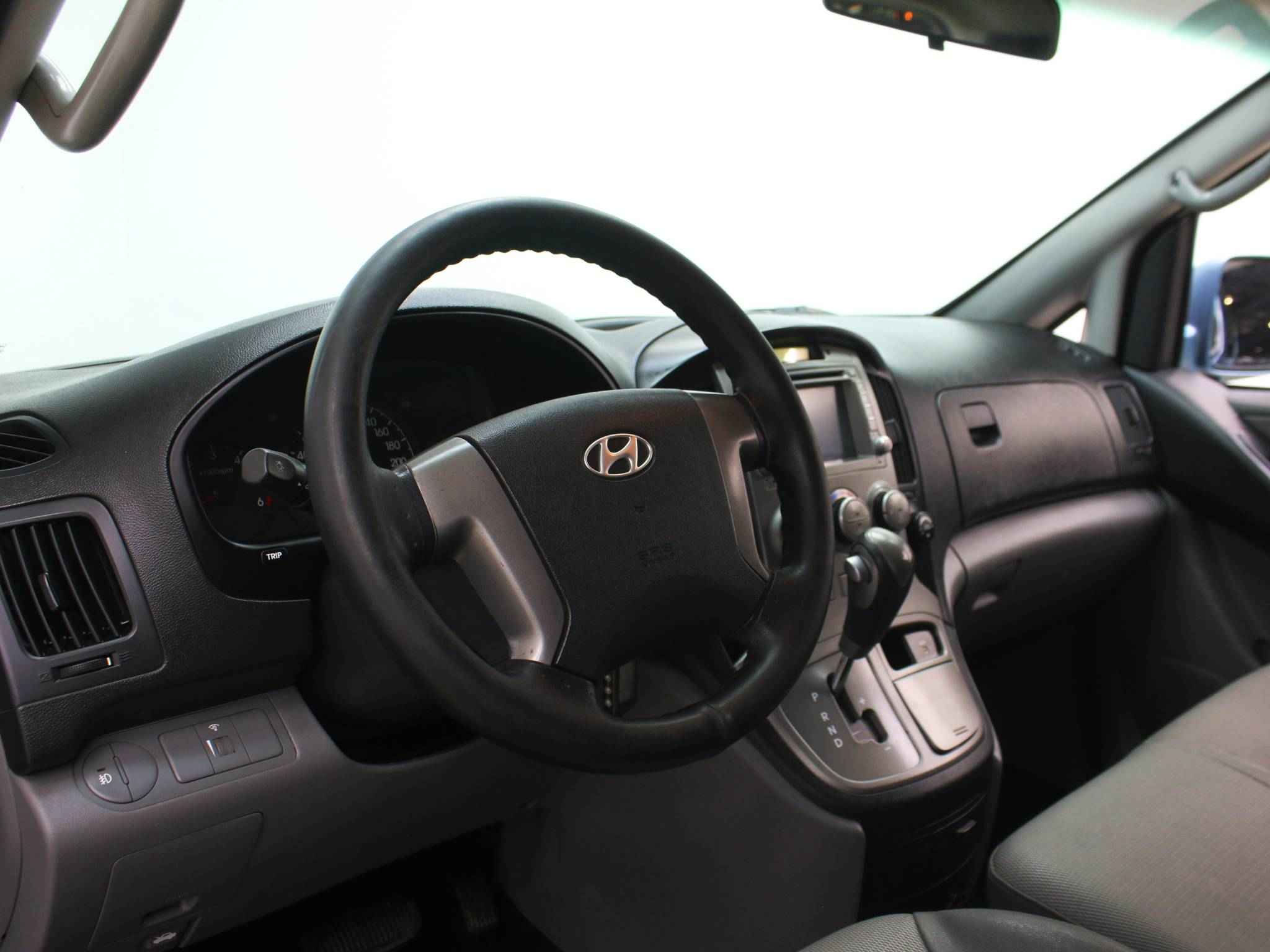 Hyundai Grand Starex, I