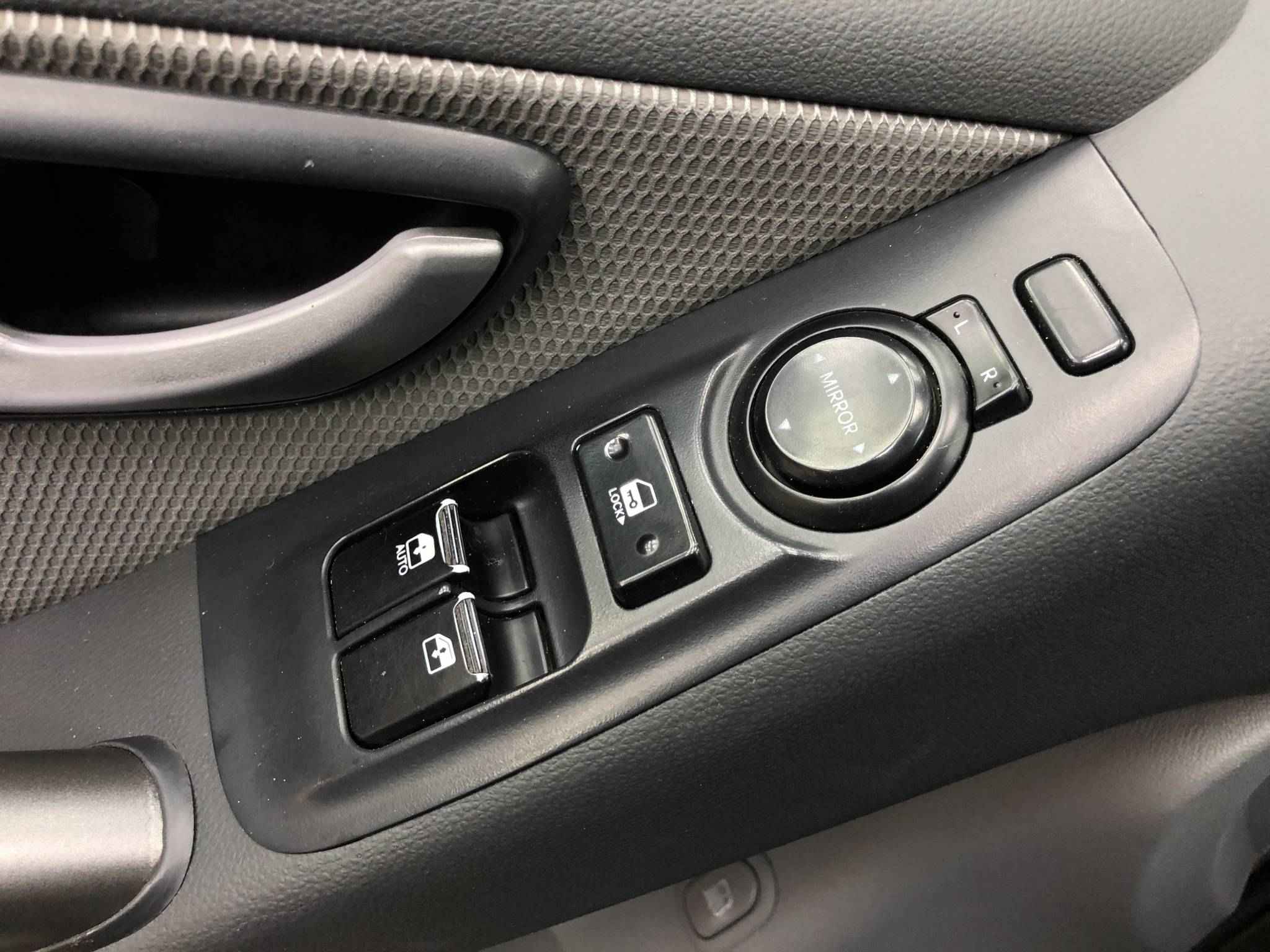 Hyundai Grand Starex, I