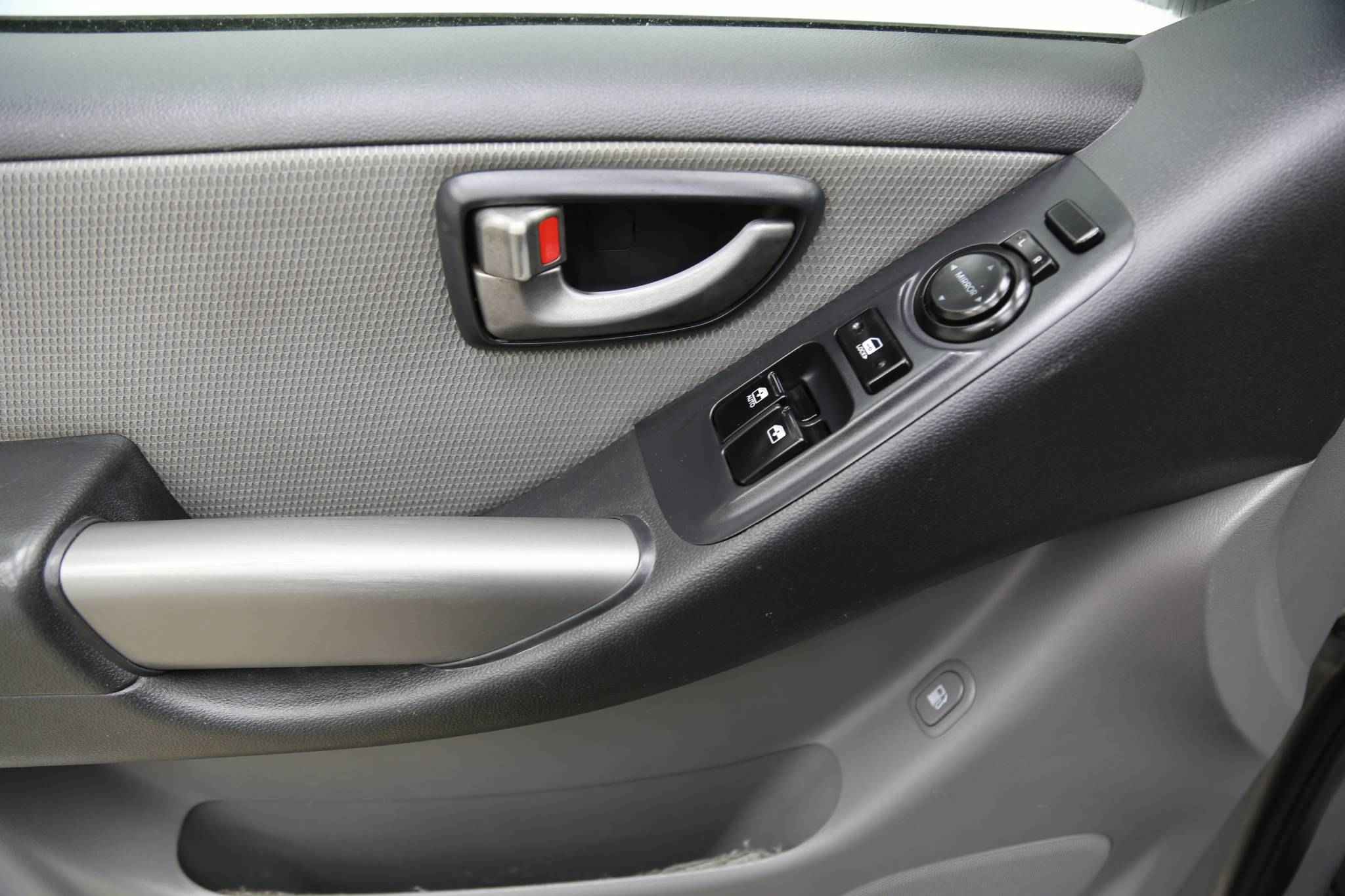 Hyundai Grand Starex, I