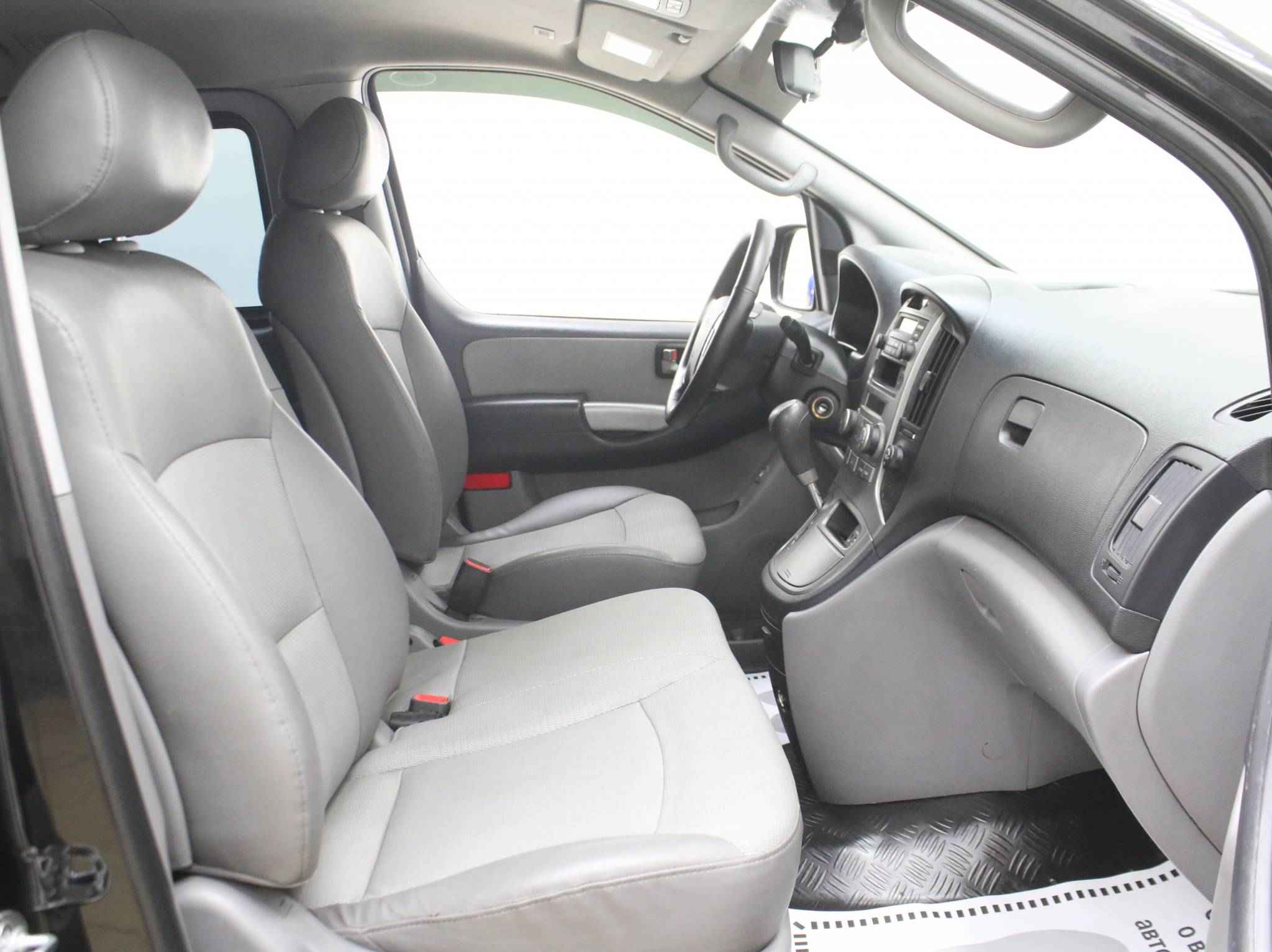 Hyundai Grand Starex, I