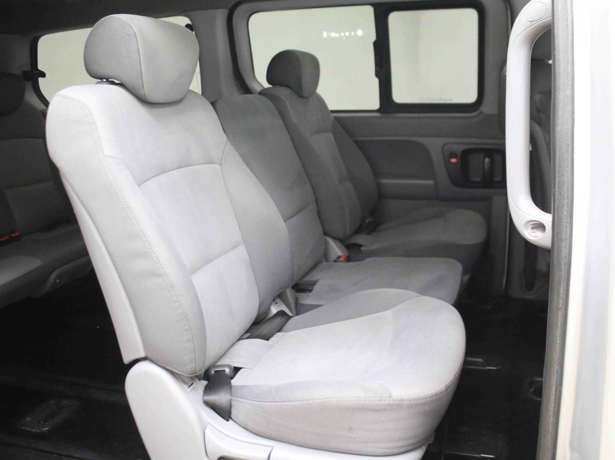 Hyundai Grand Starex, I