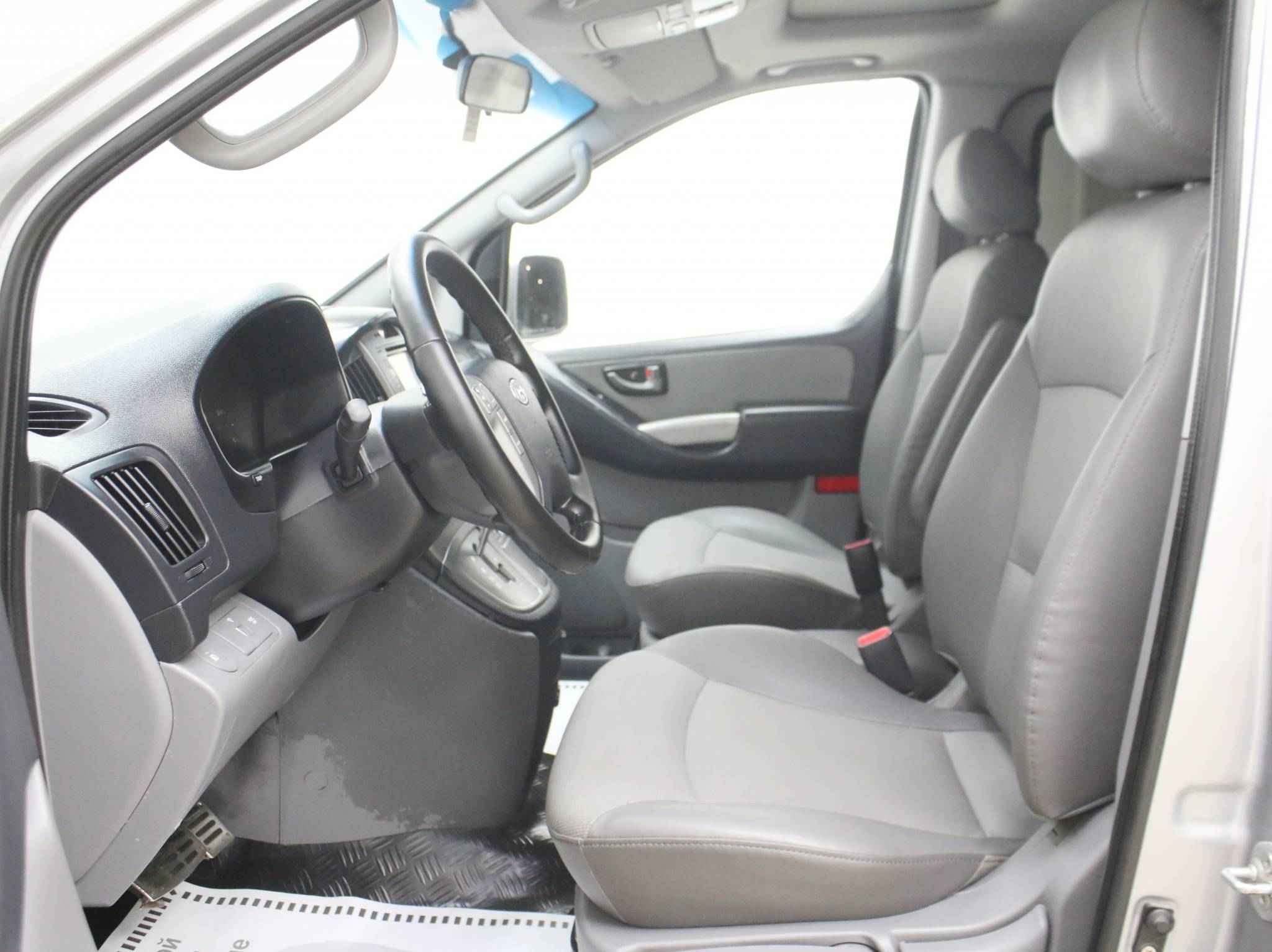 Hyundai Grand Starex, I