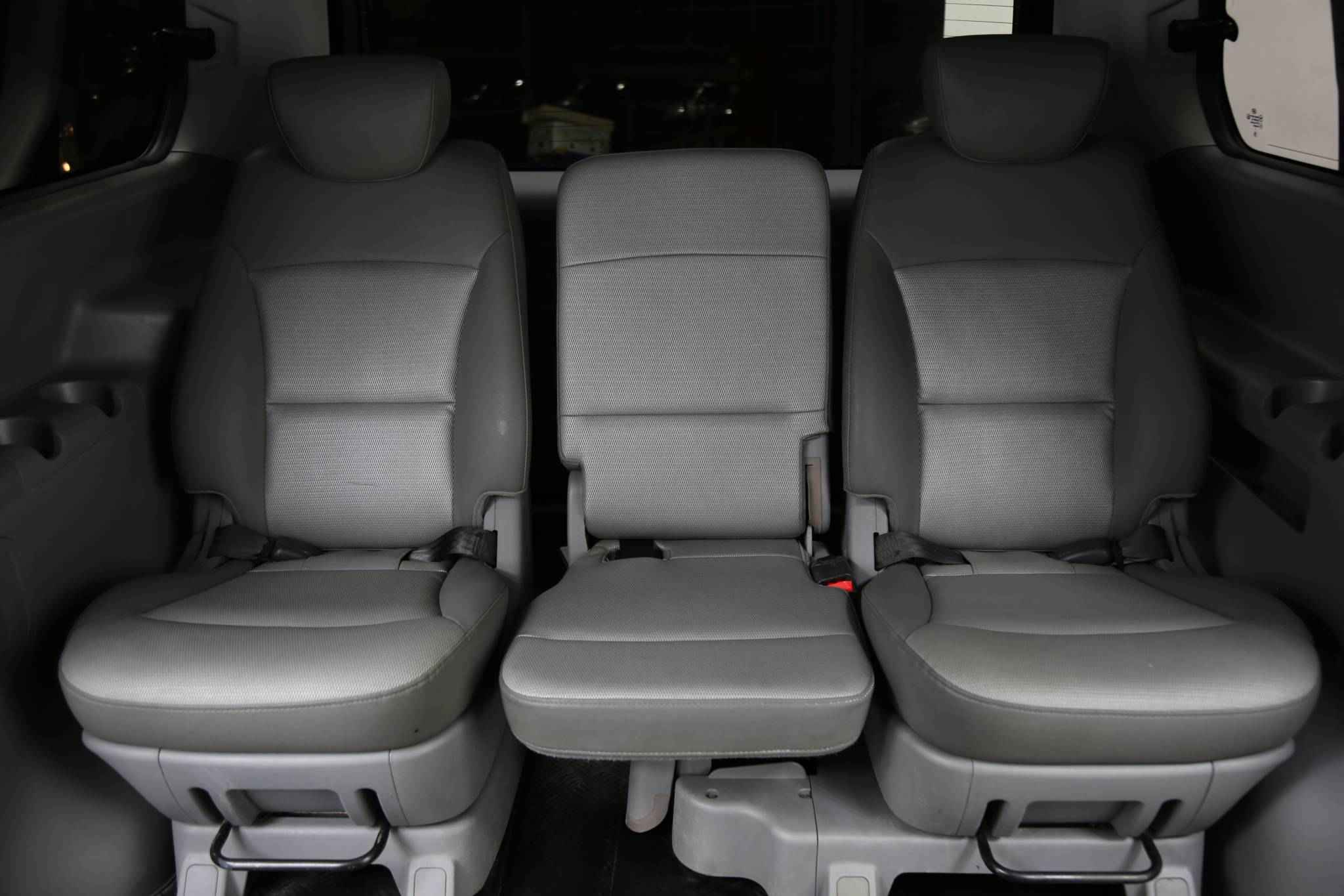 Hyundai Grand Starex, I