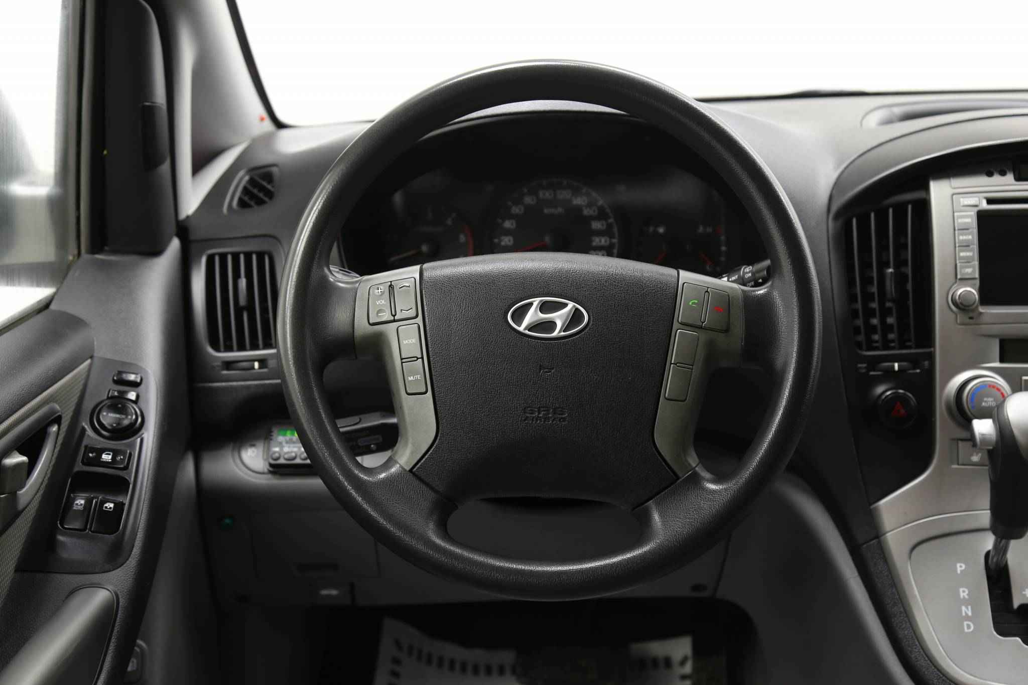 Hyundai Grand Starex, I