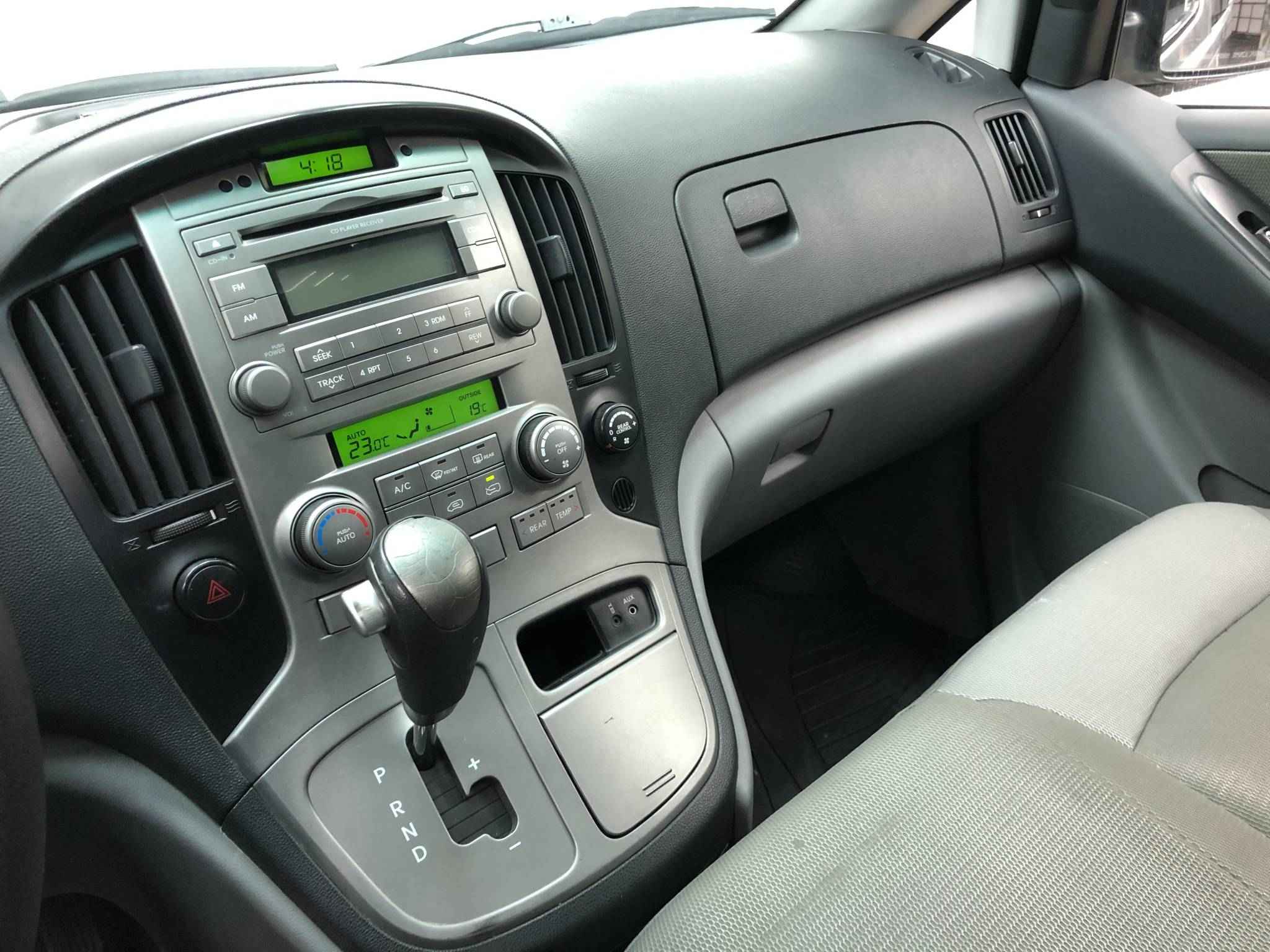 Hyundai Grand Starex, I