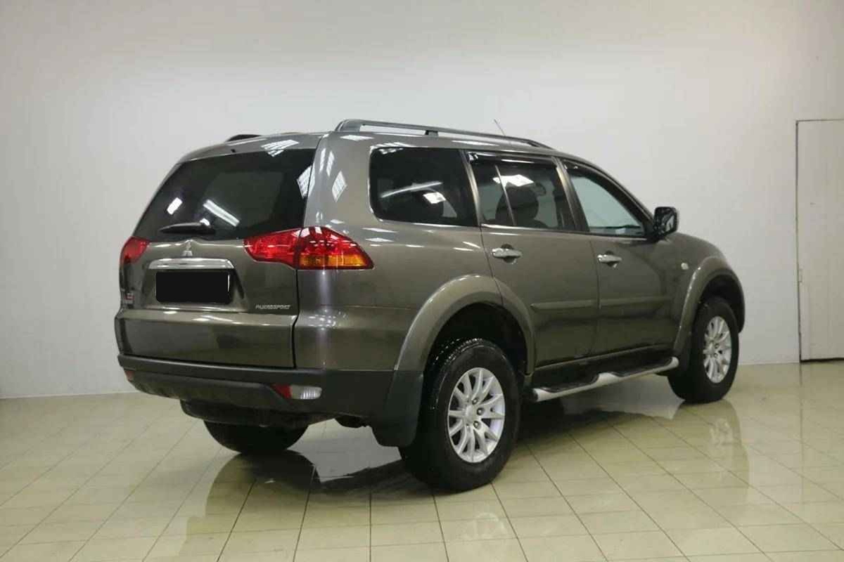 Mitsubishi Pajero Sport, II