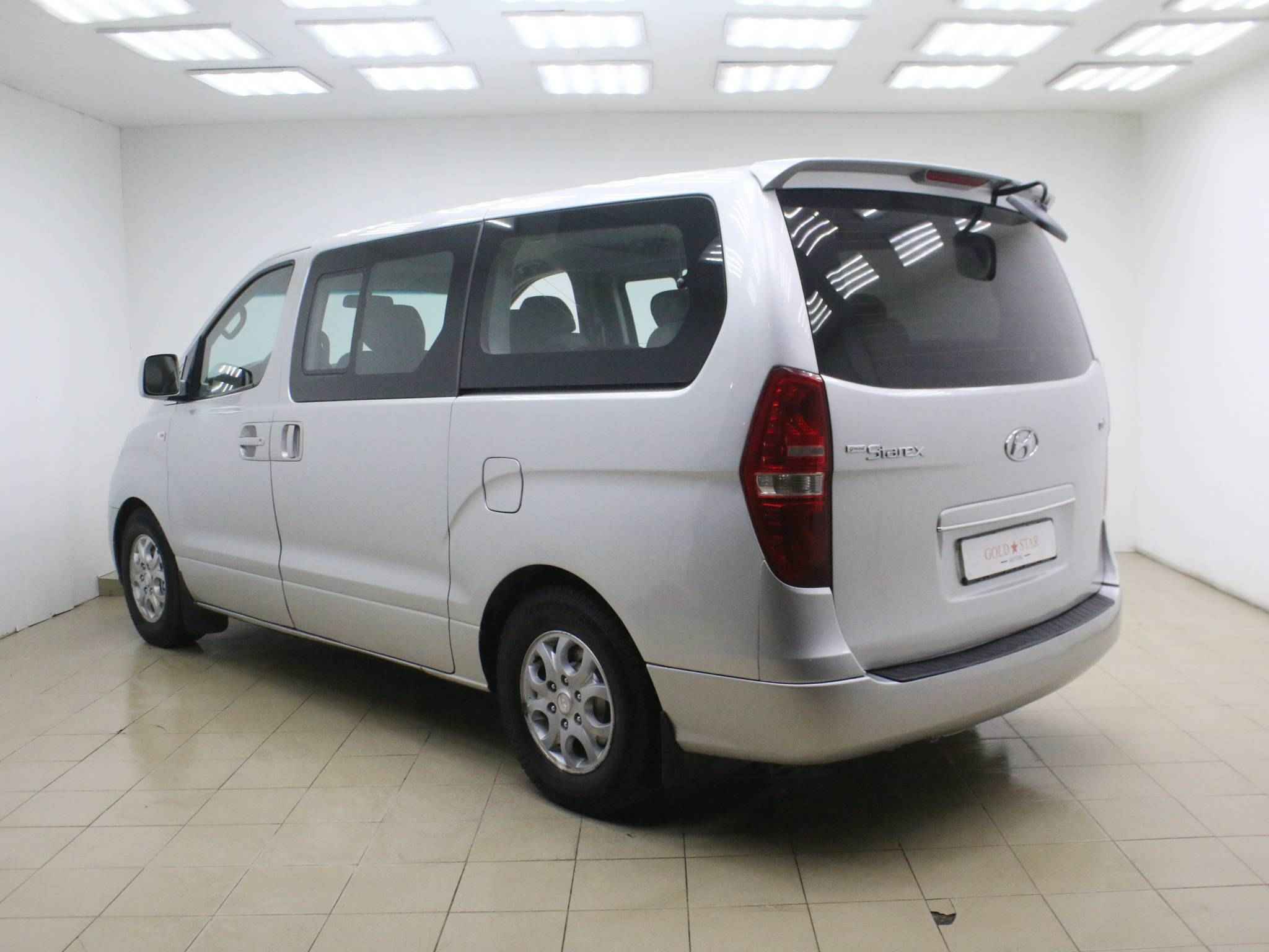 Hyundai Grand Starex, I