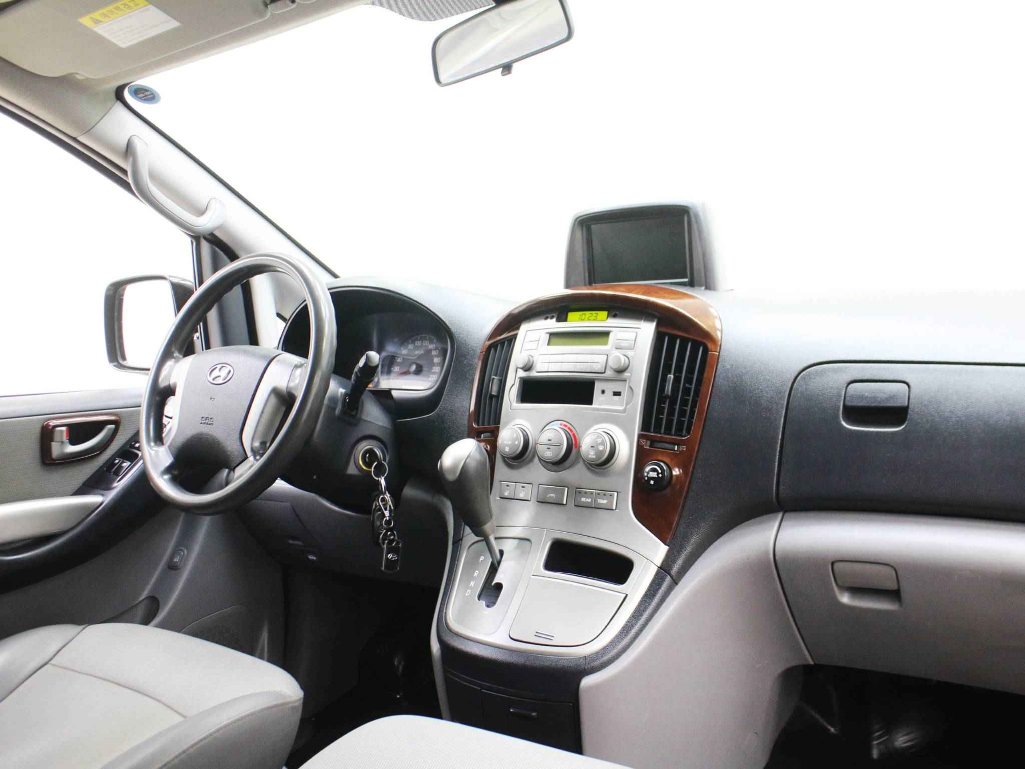 Hyundai Grand Starex, I