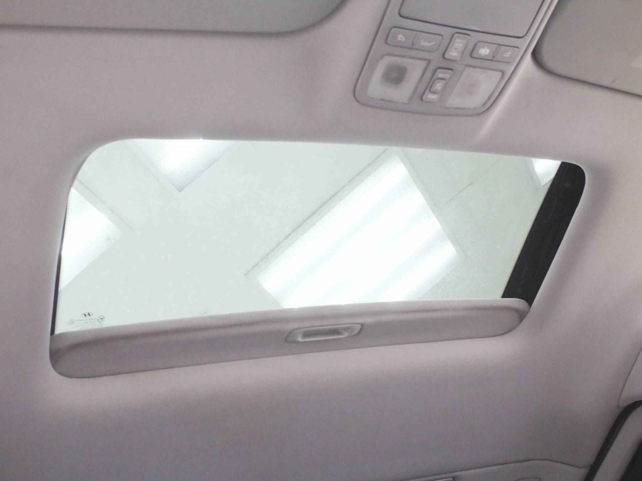 Hyundai Grand Starex, I