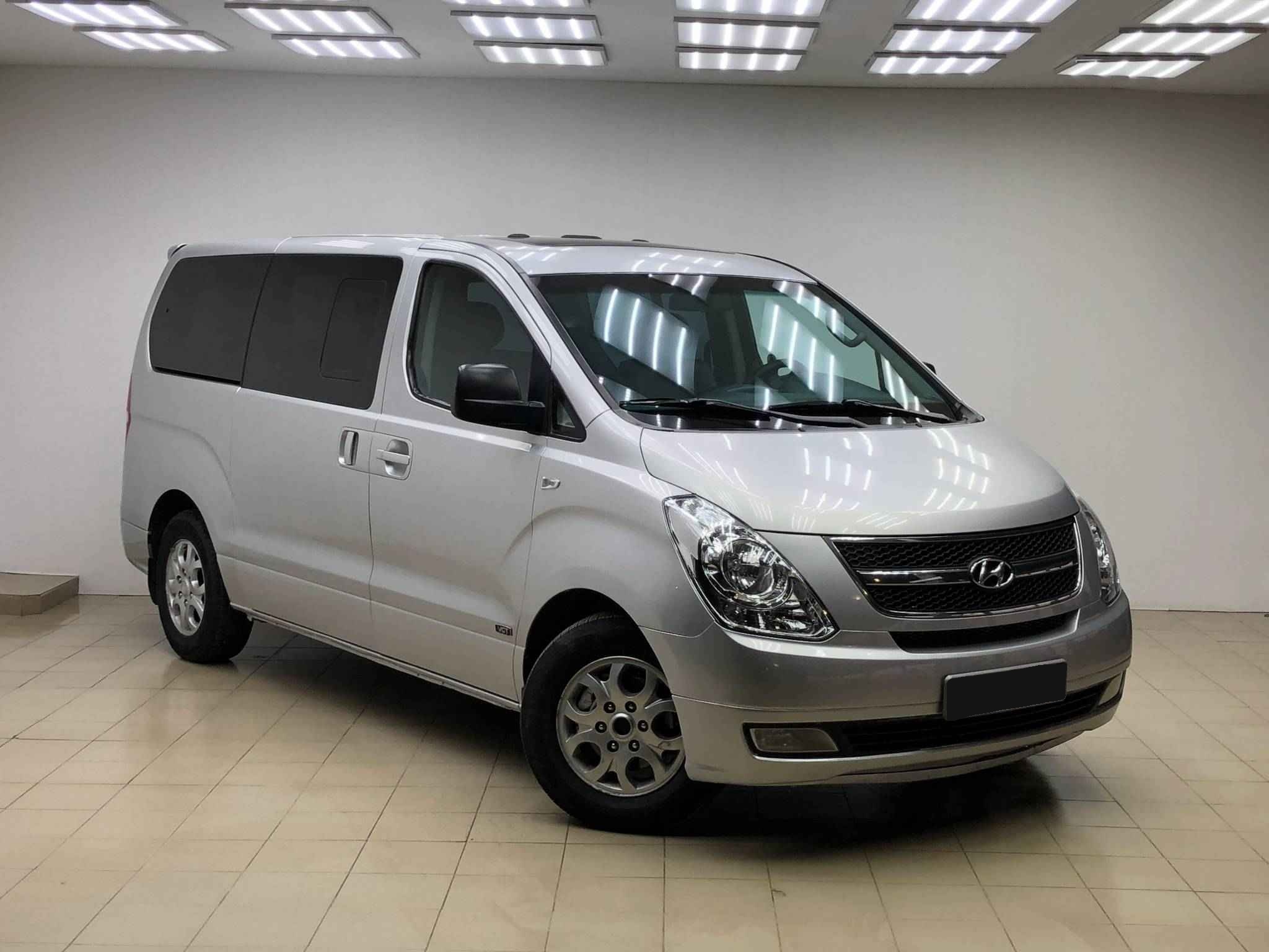 Hyundai Grand Starex, I
