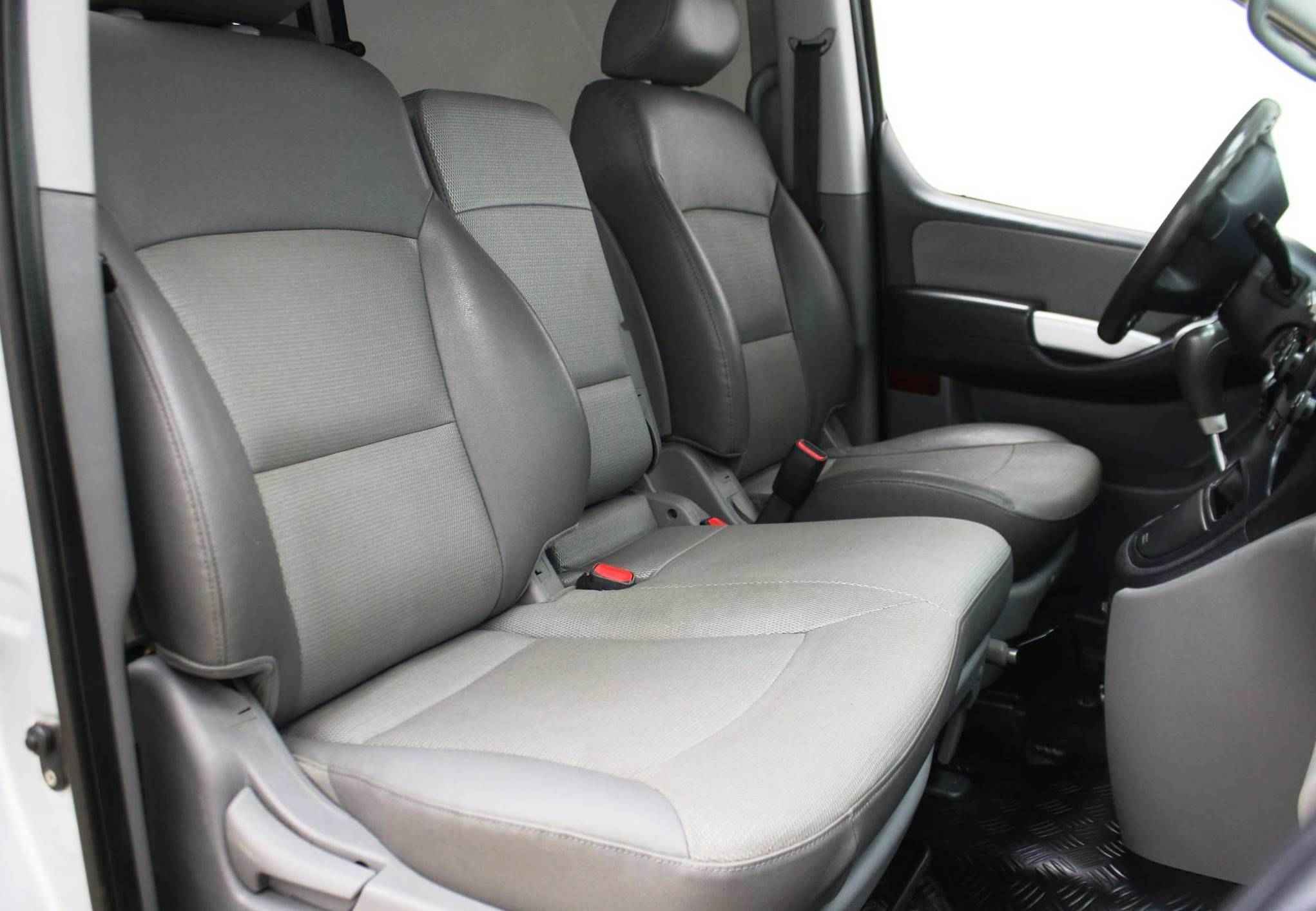 Hyundai Grand Starex, I