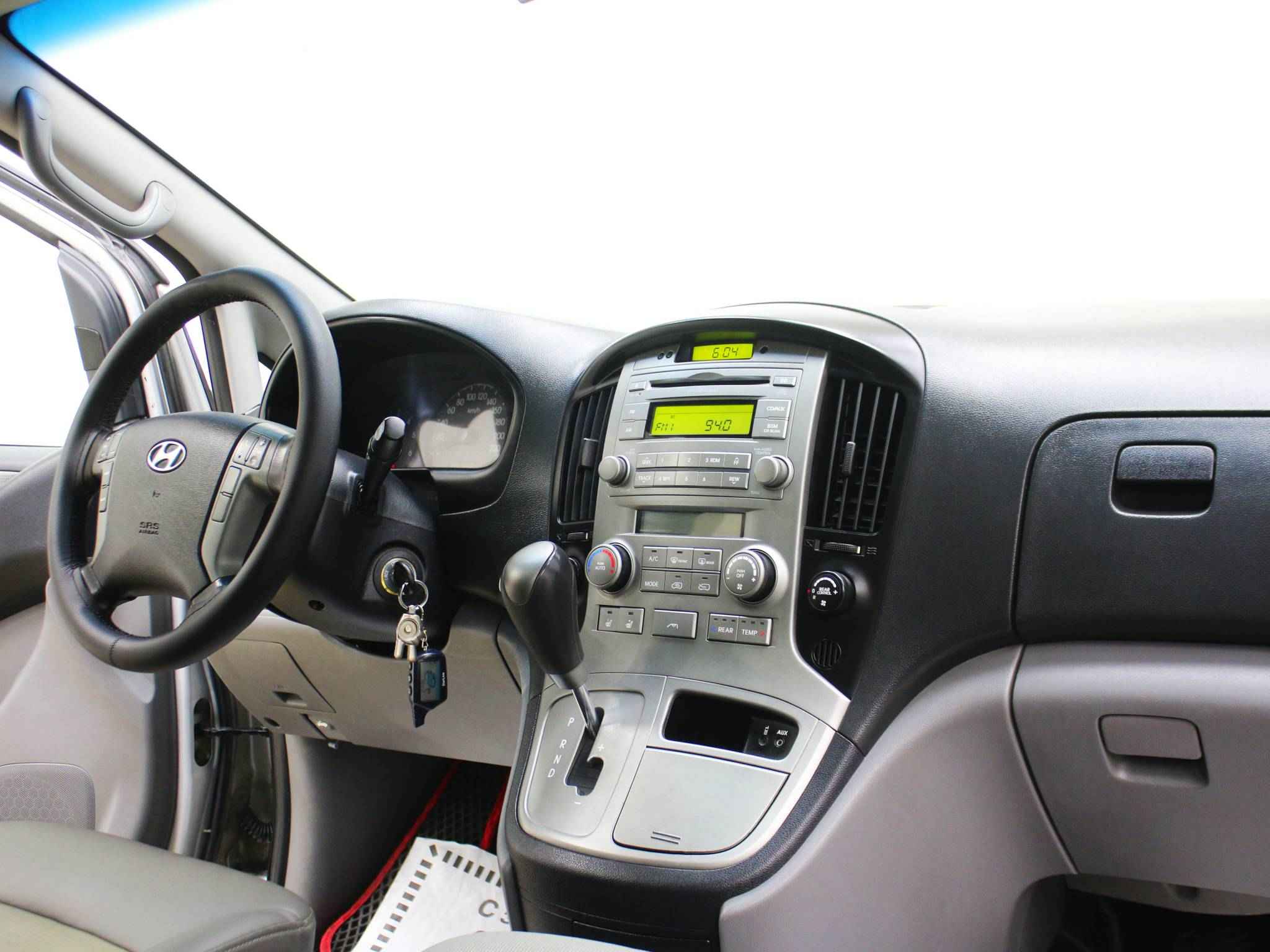 Hyundai Grand Starex, I