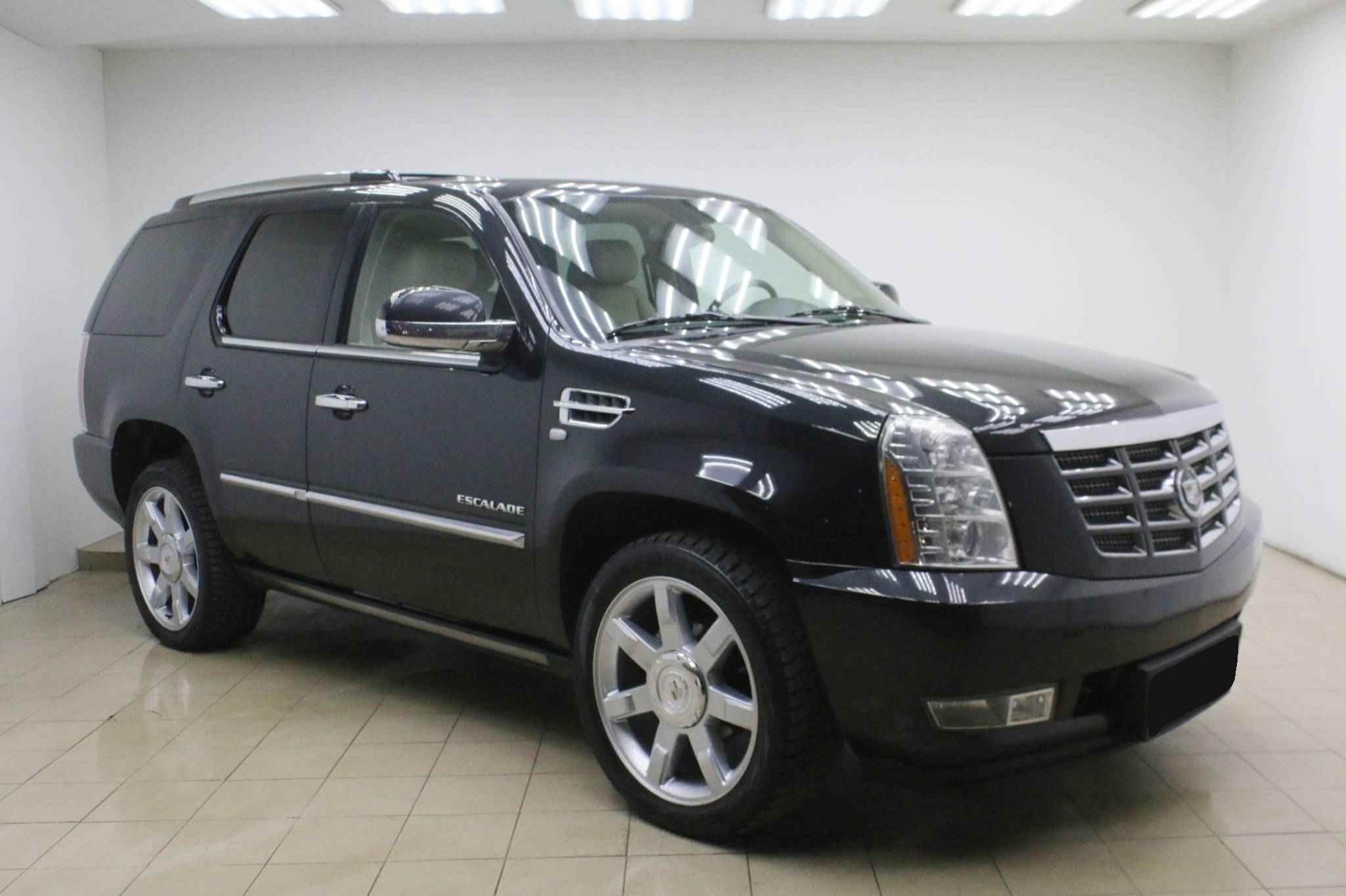 Cadillac Escalade, III
