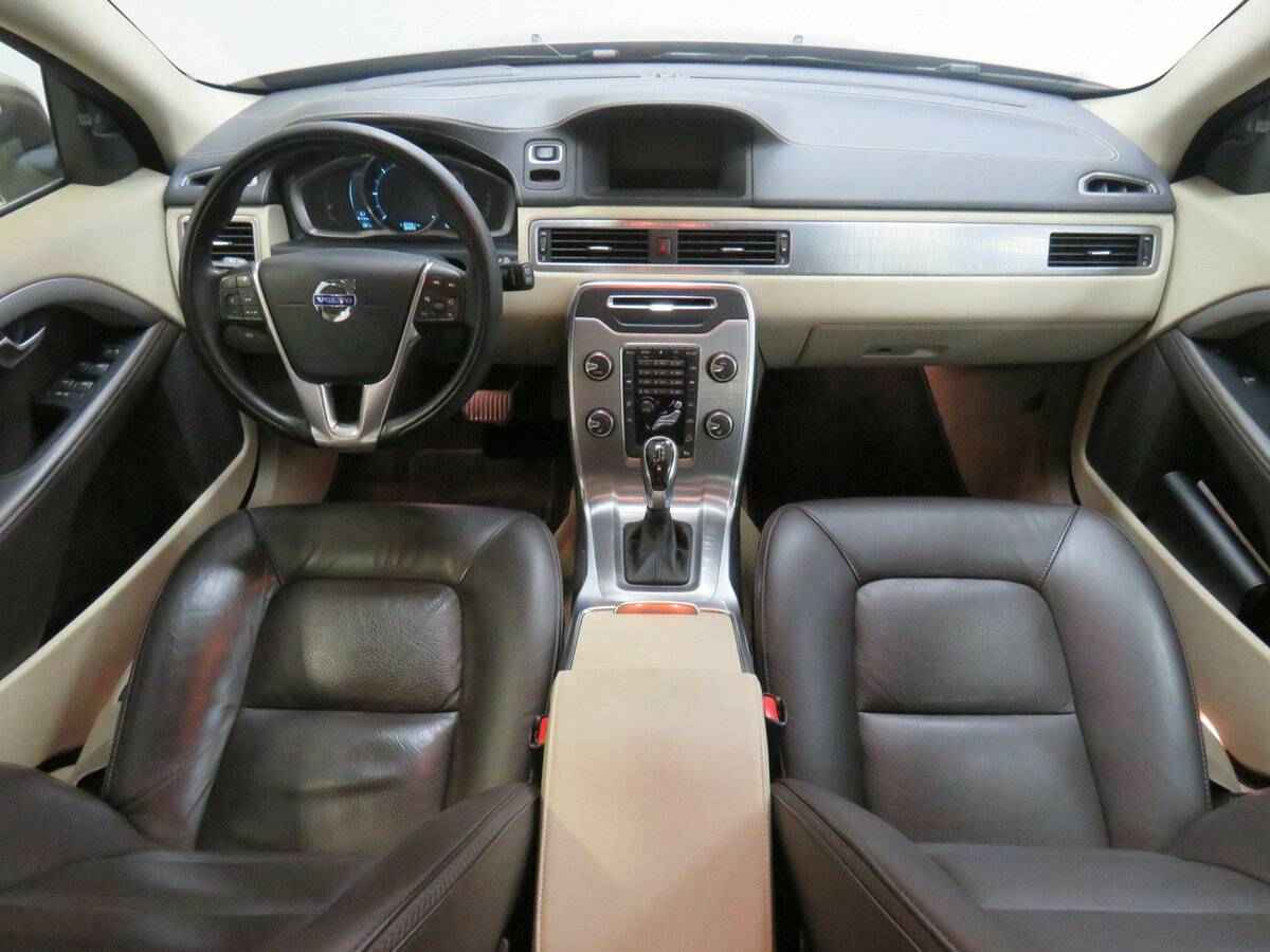 Volvo XC70, II