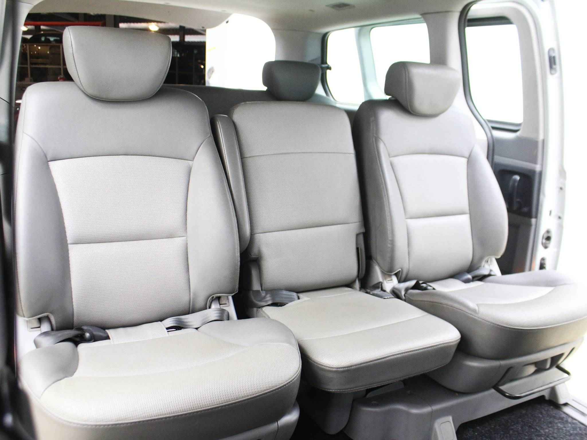 Hyundai Grand Starex, I