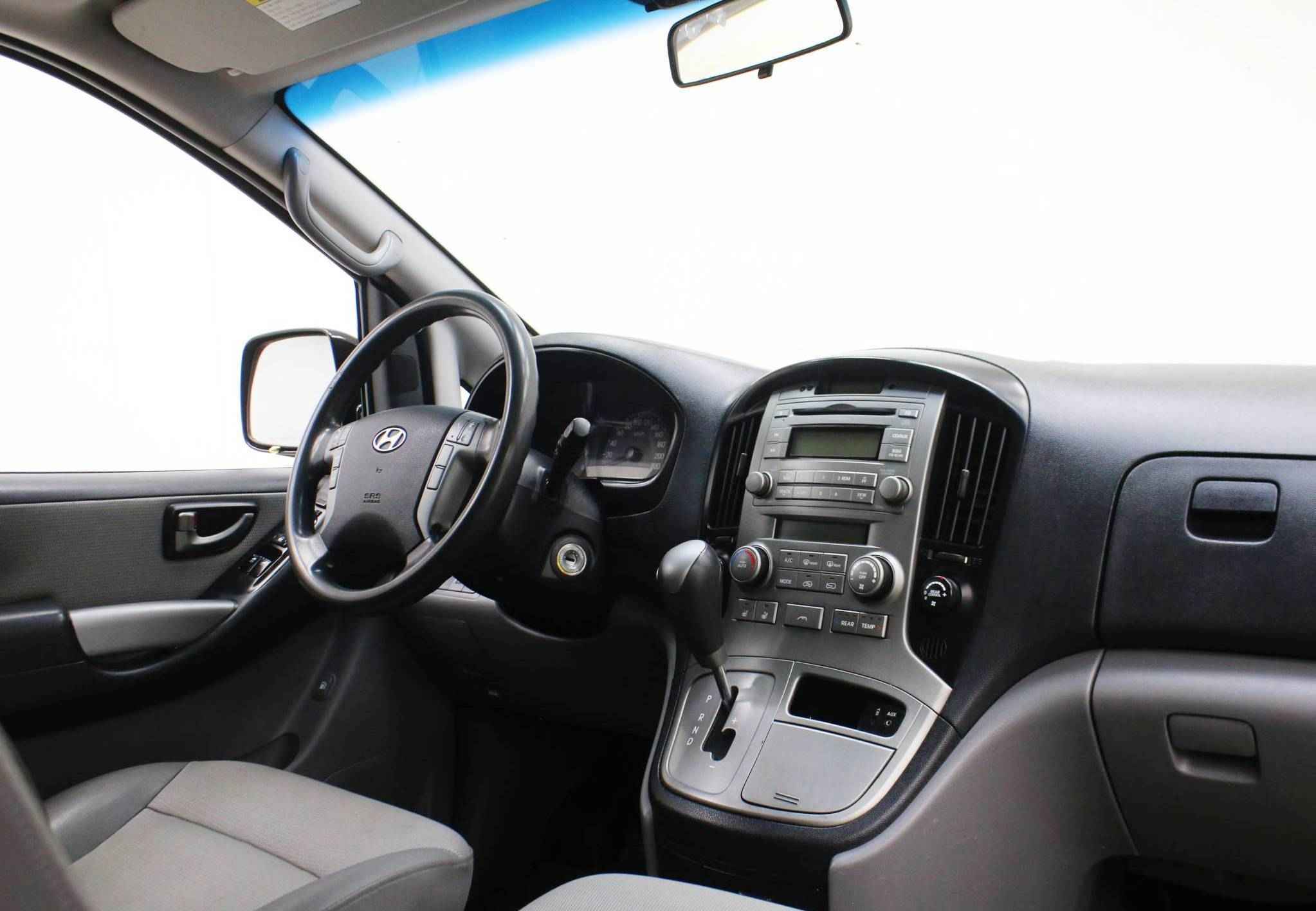 Hyundai Grand Starex, I