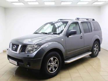 Nissan Pathfinder, III