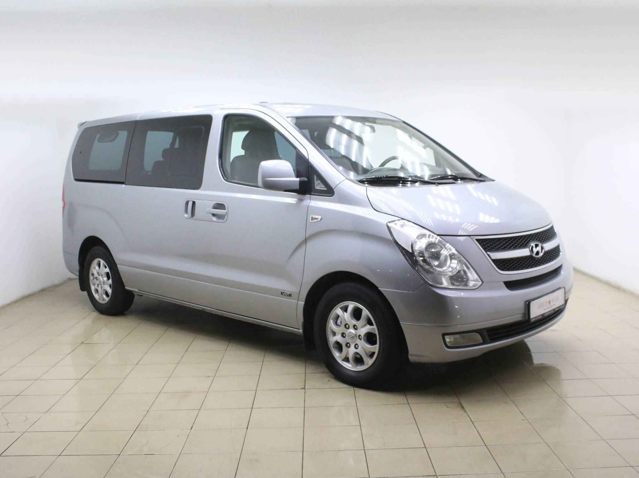 Hyundai Grand Starex, I