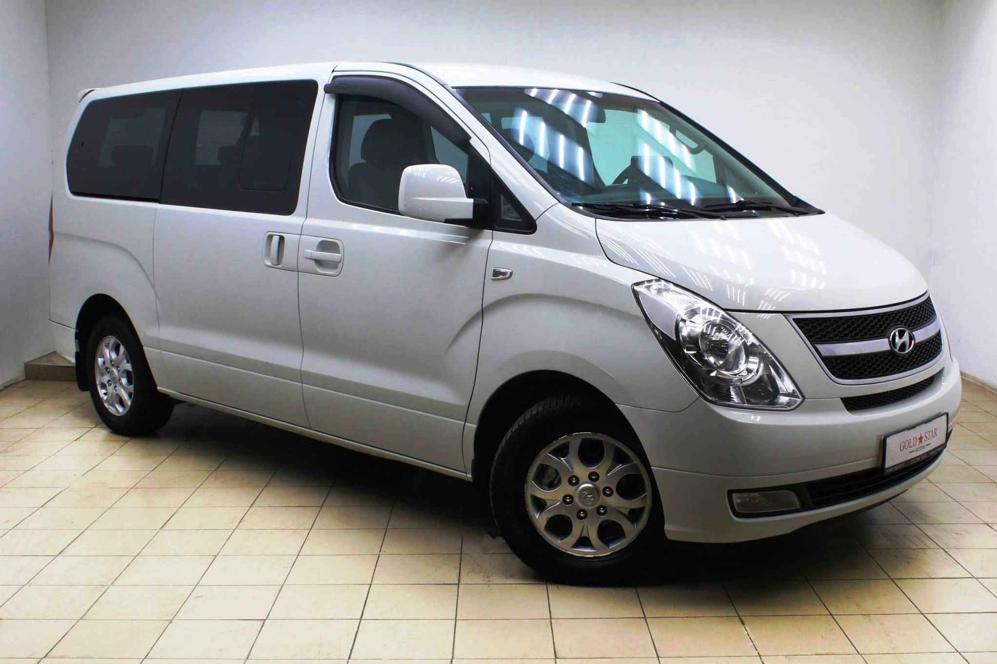 Hyundai Grand Starex, I