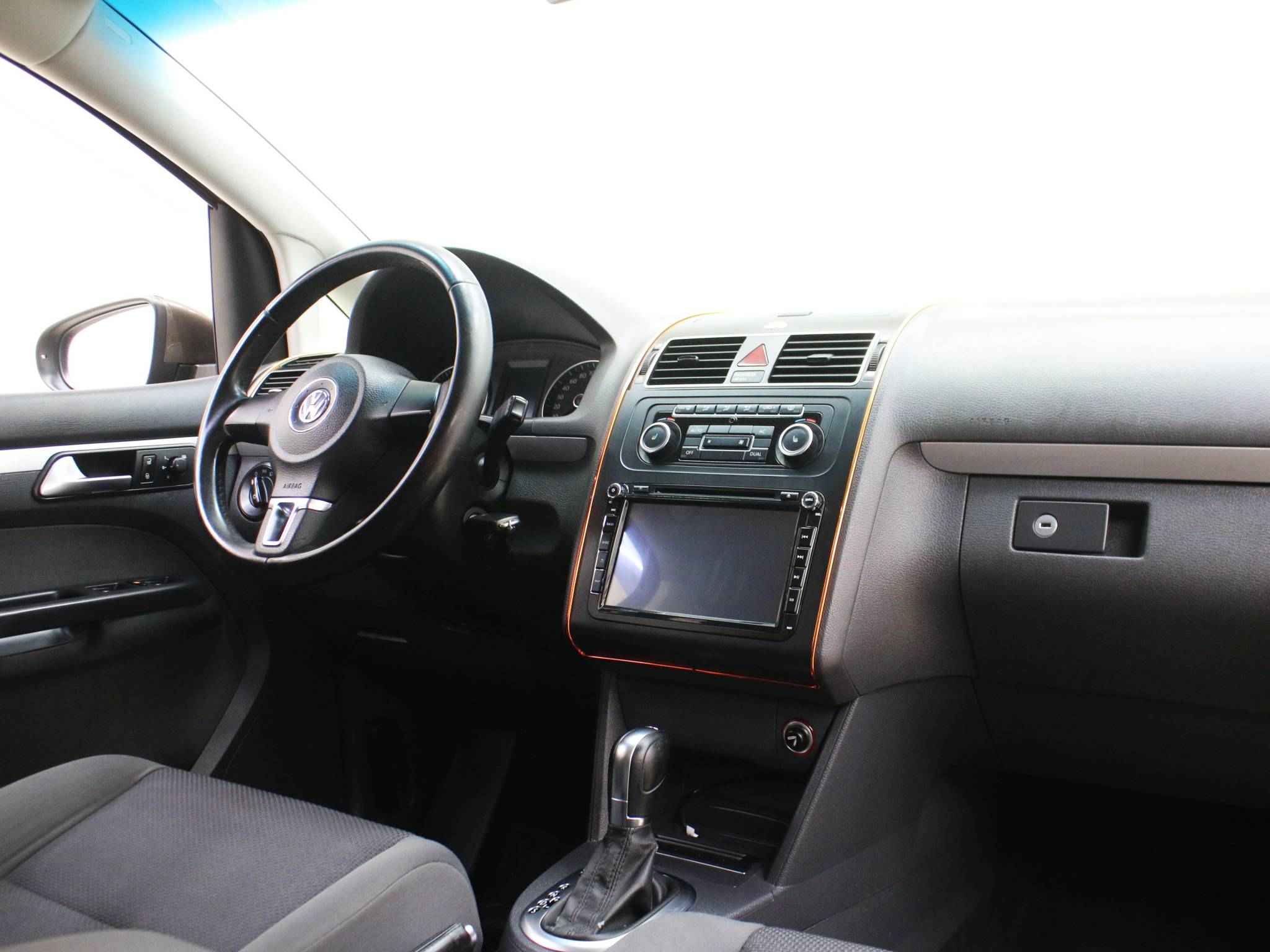 Volkswagen Touran, II