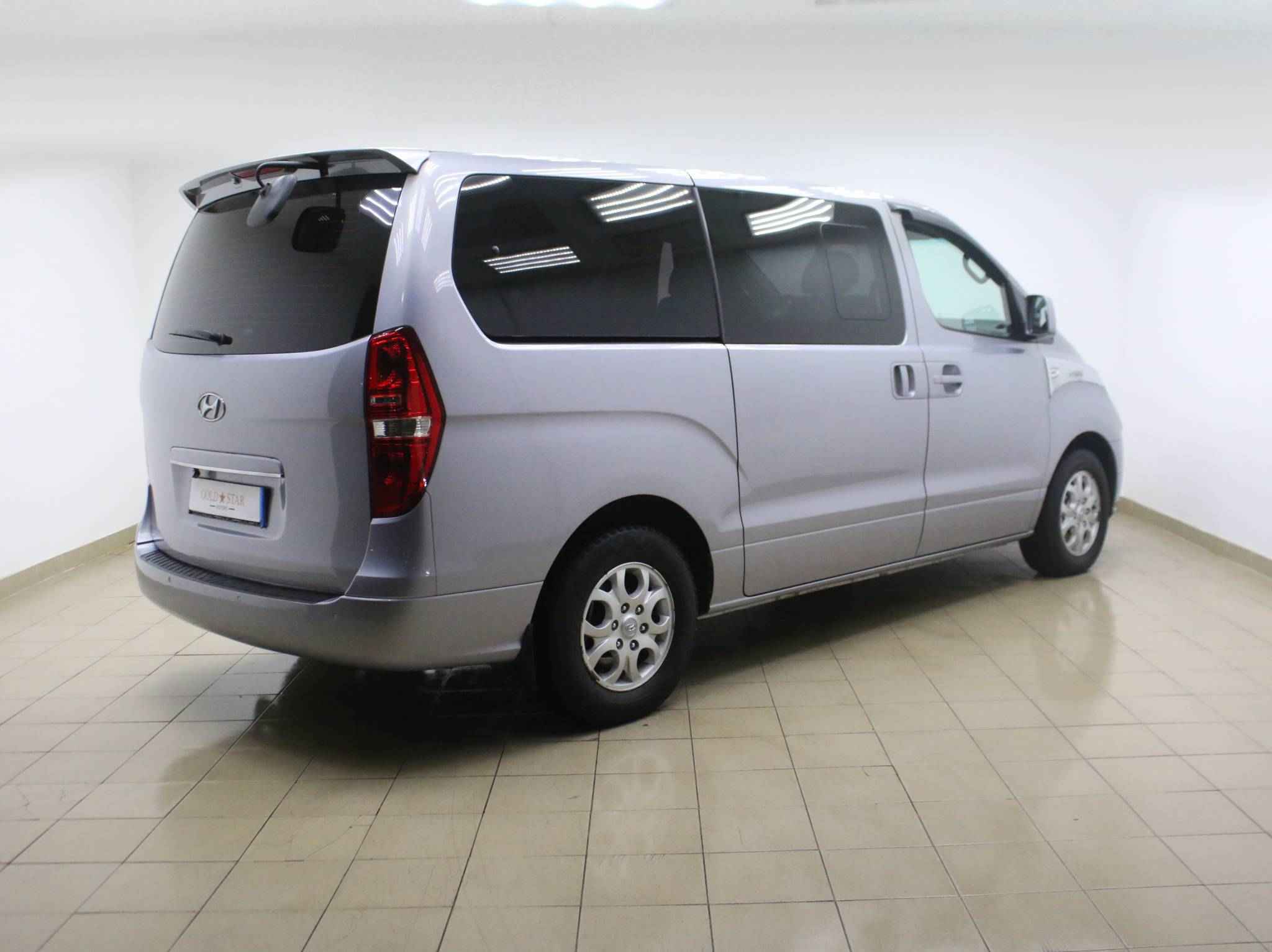 Hyundai Grand Starex, I