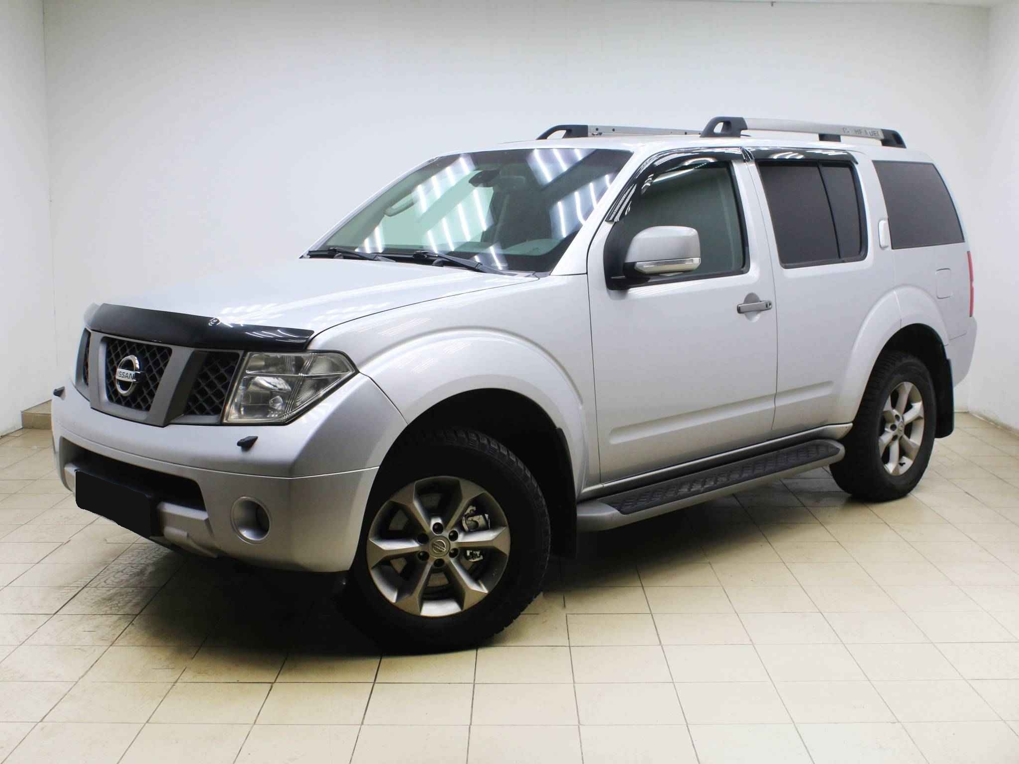 Nissan Pathfinder, III