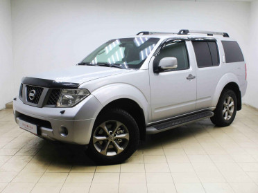 Nissan Pathfinder, III