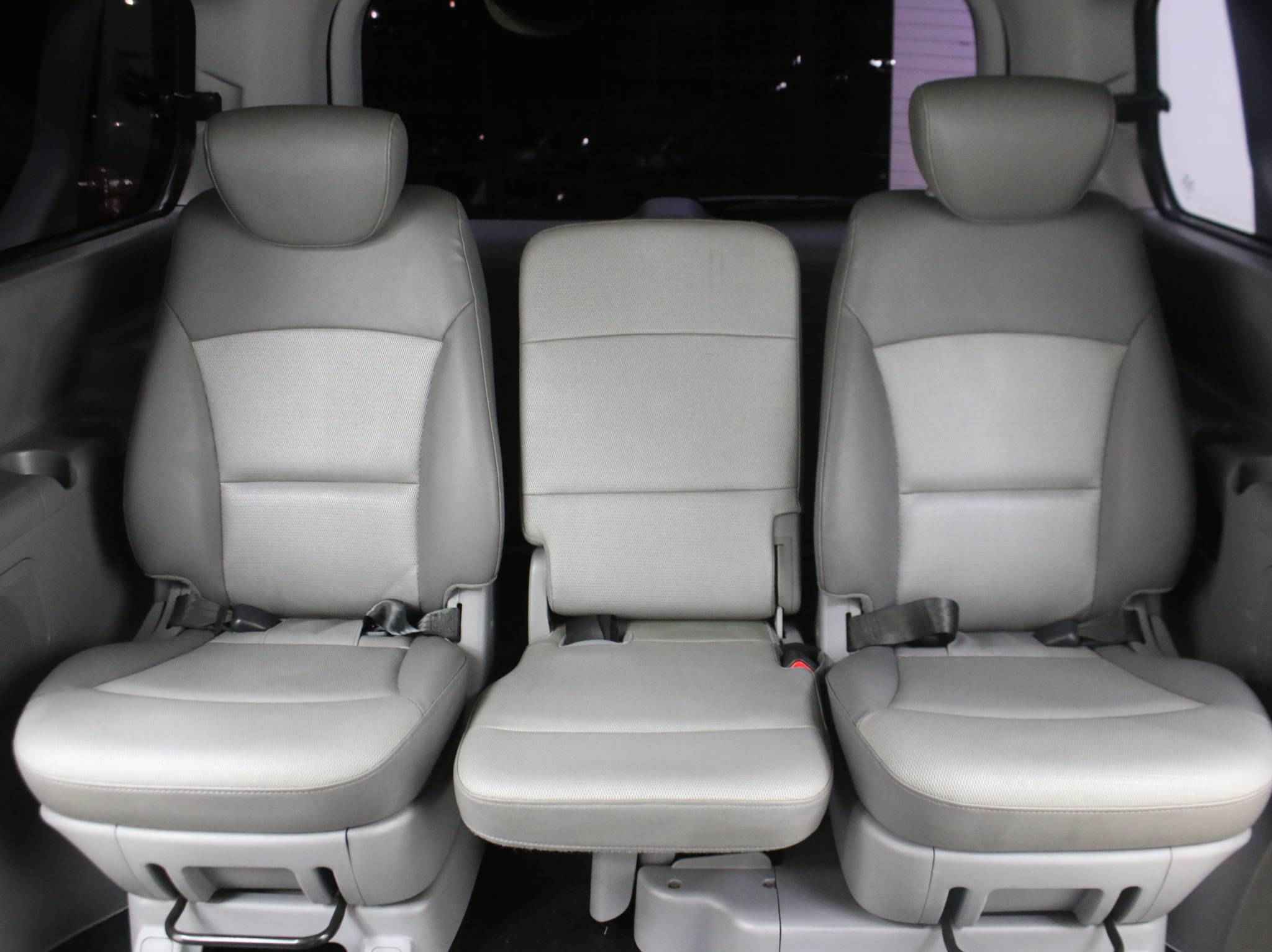 Hyundai Grand Starex, I