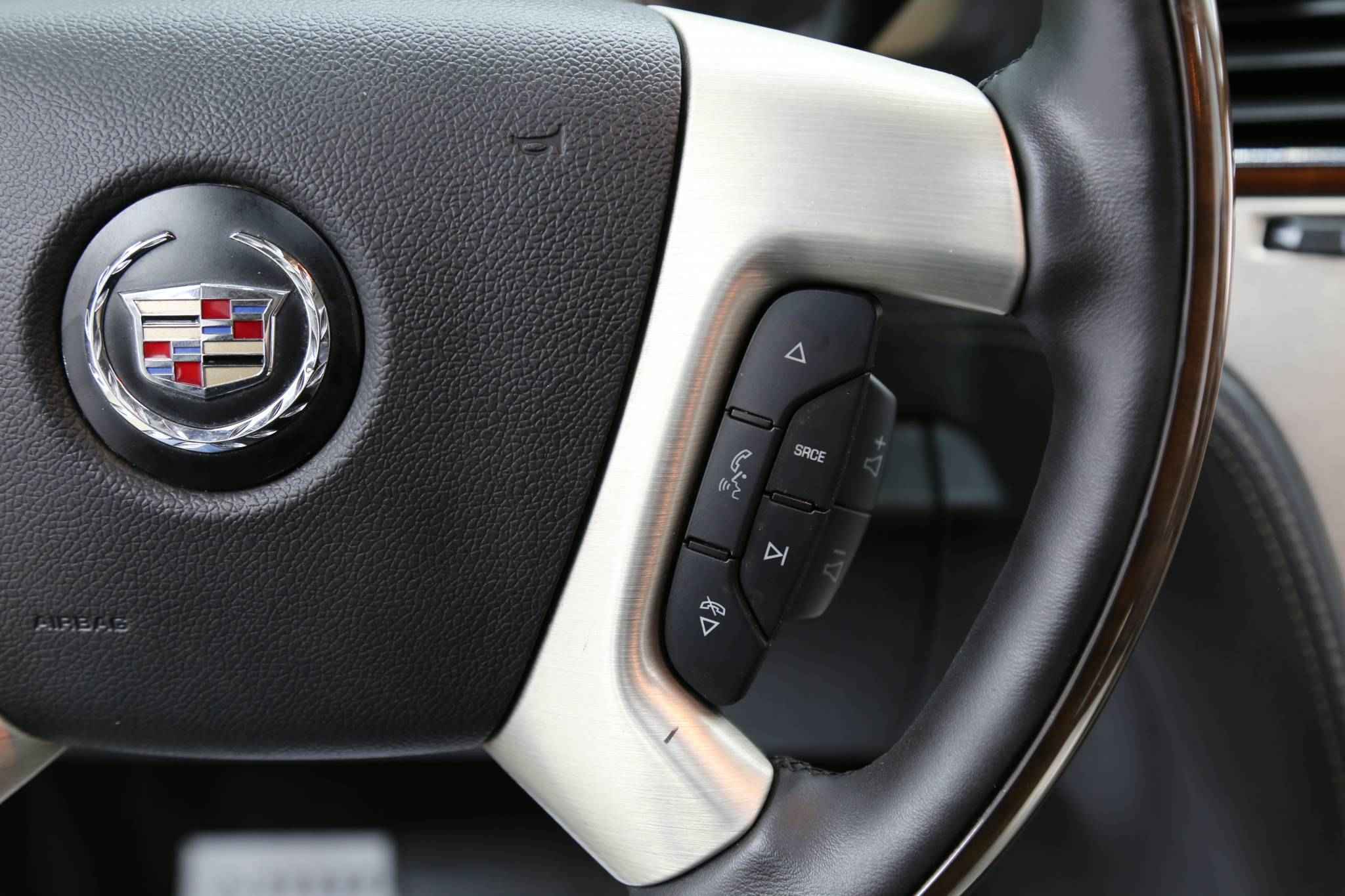 Cadillac Escalade, III