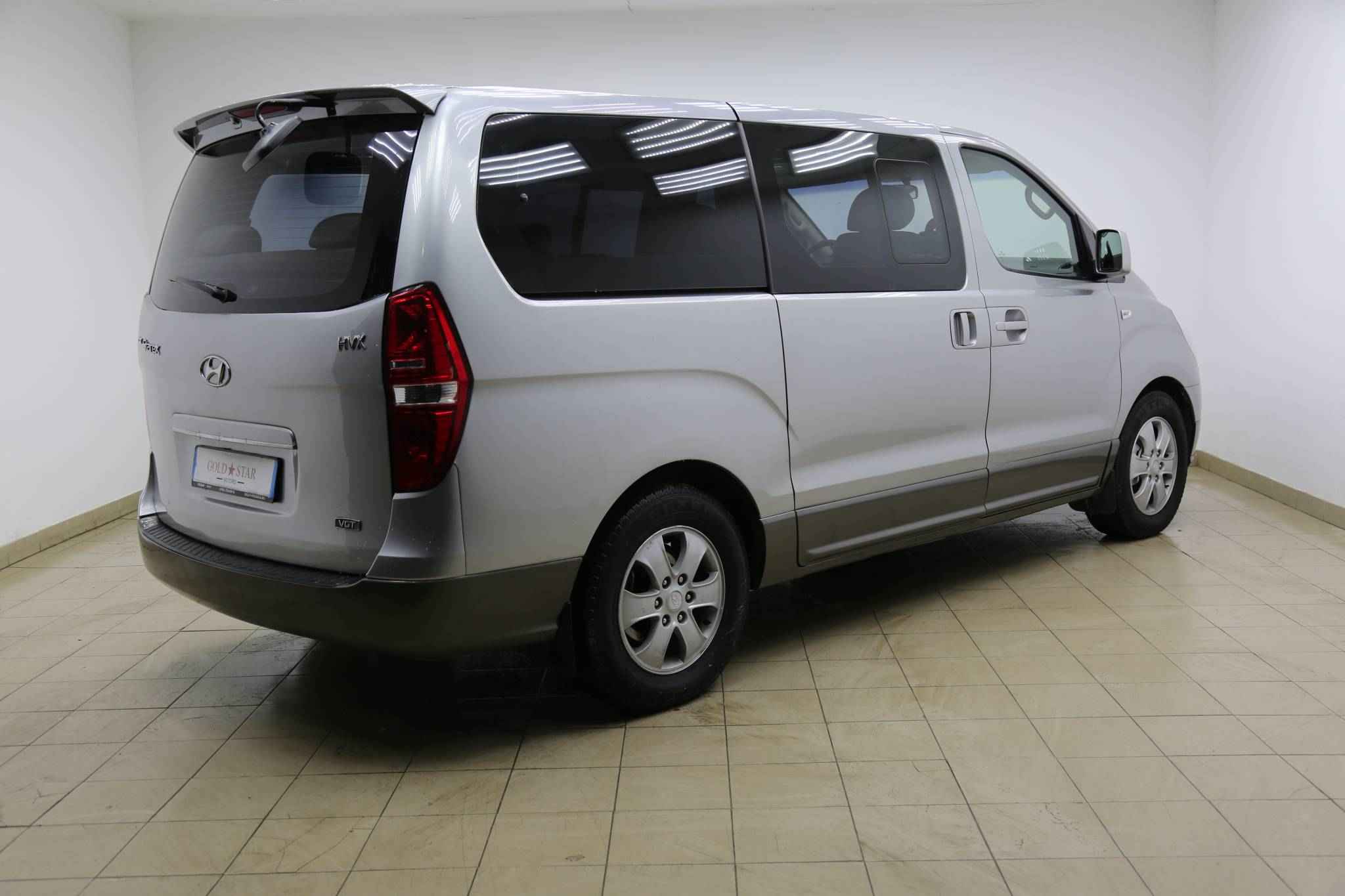 Hyundai Grand Starex, I