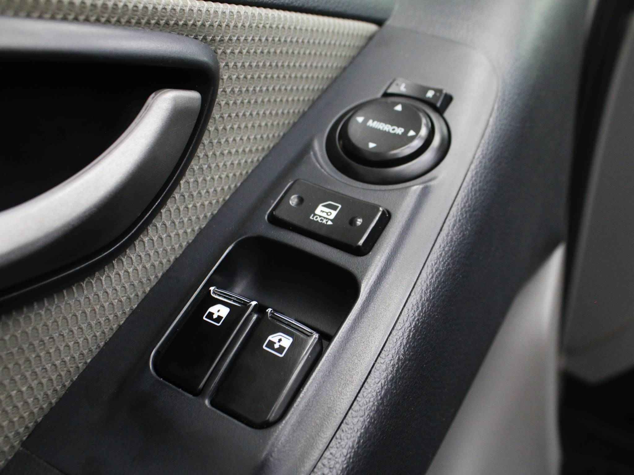 Hyundai Grand Starex, I