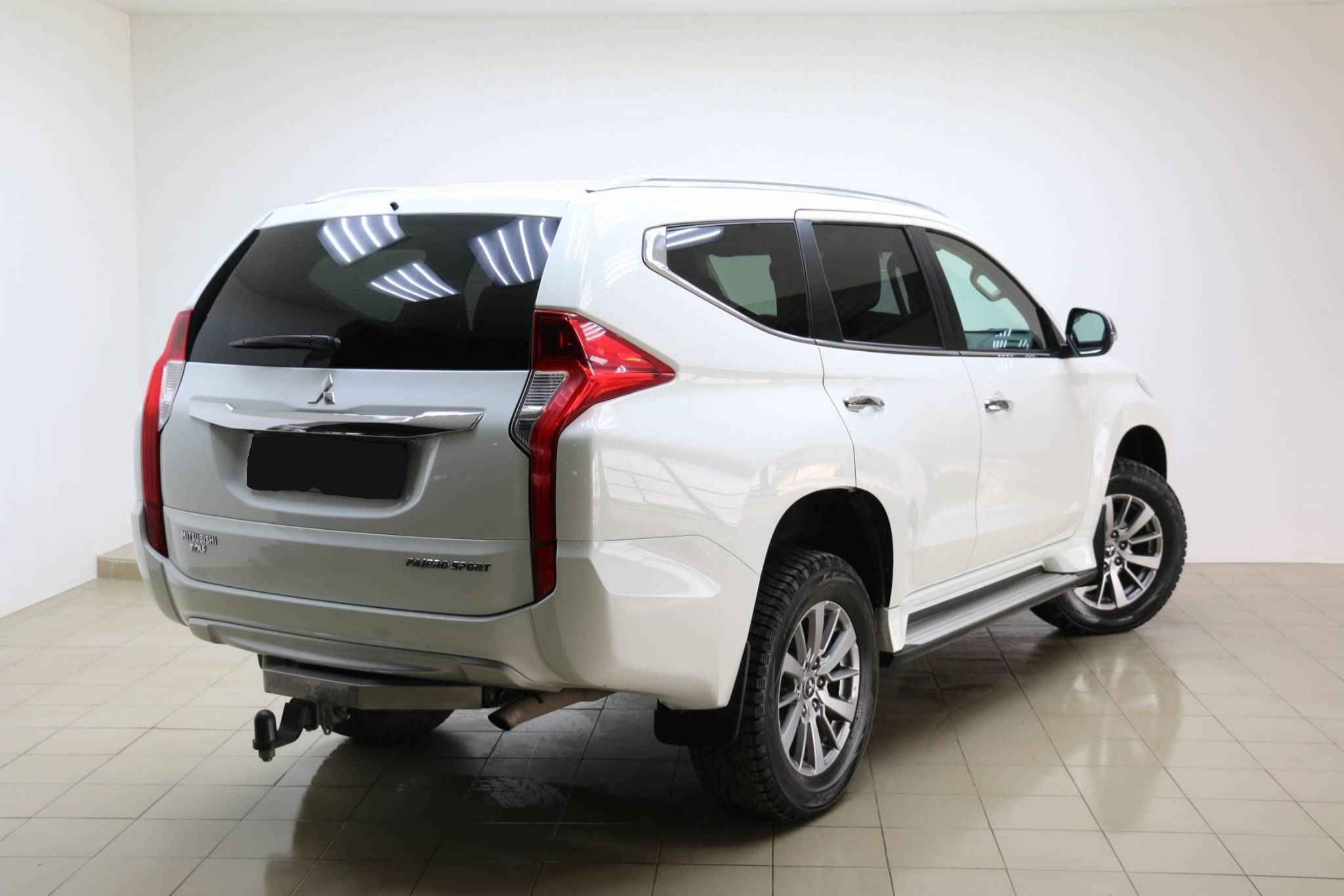 Mitsubishi Pajero Sport, III