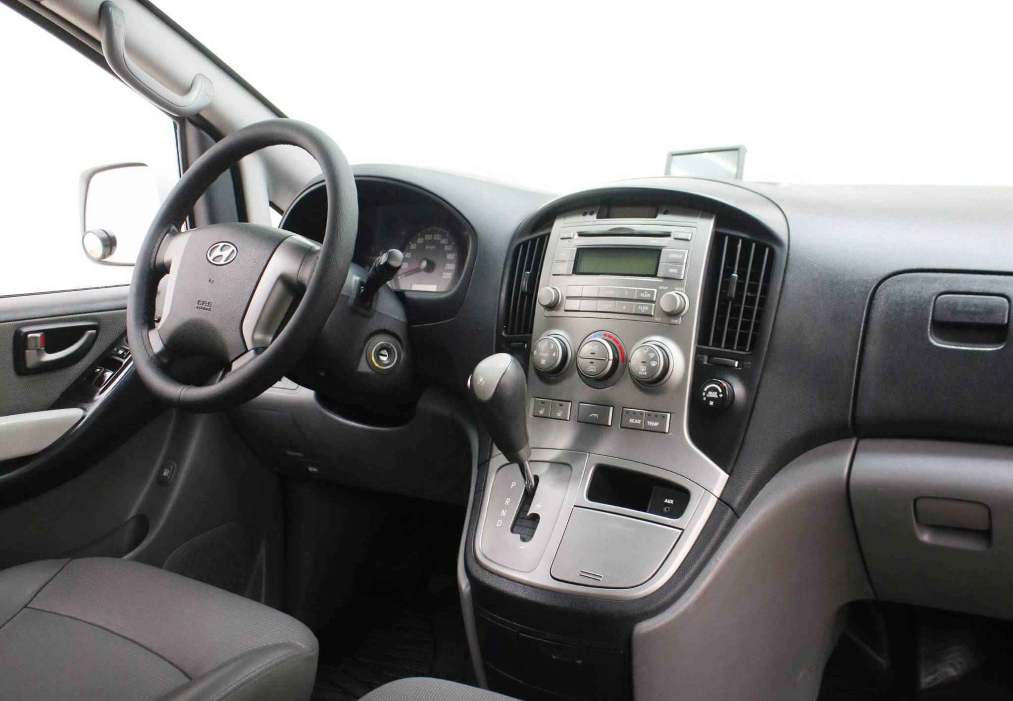 Hyundai Grand Starex, I