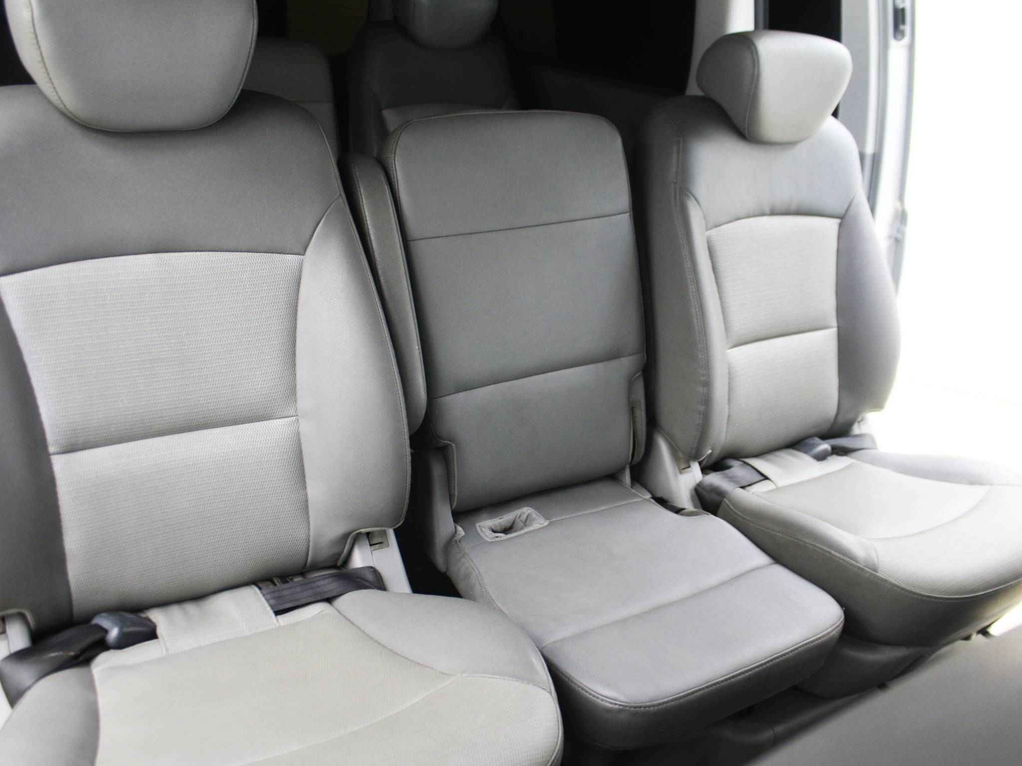 Hyundai Grand Starex, I