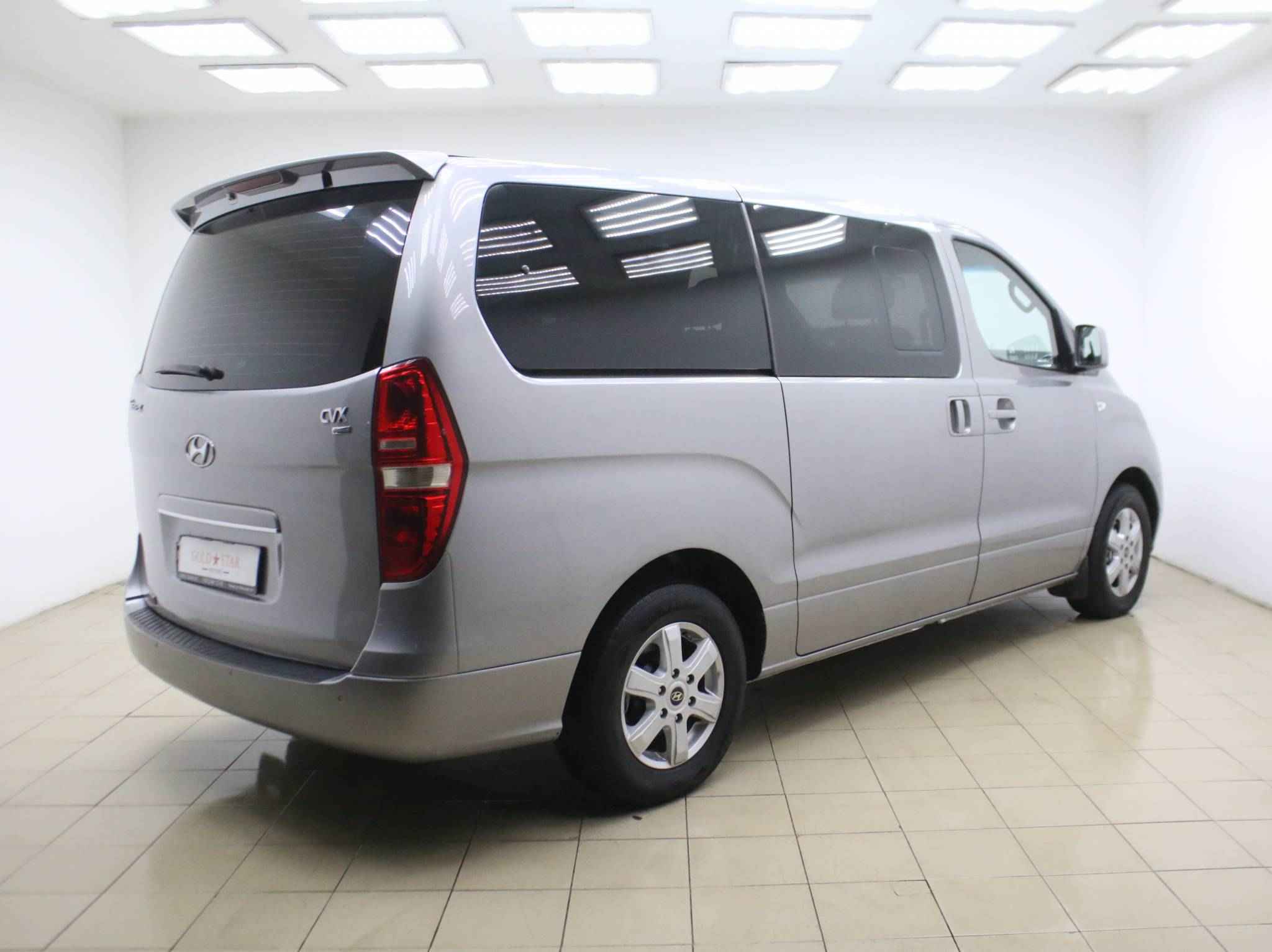 Hyundai Grand Starex, I