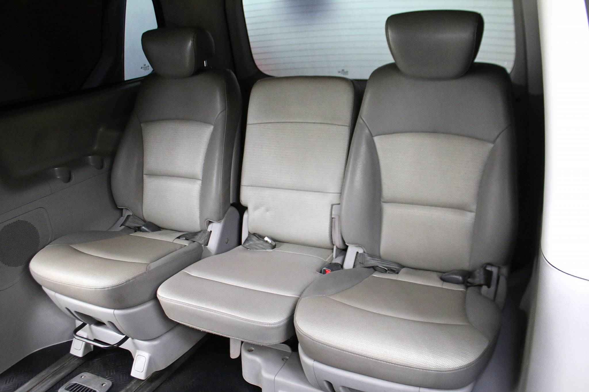 Hyundai Grand Starex, I