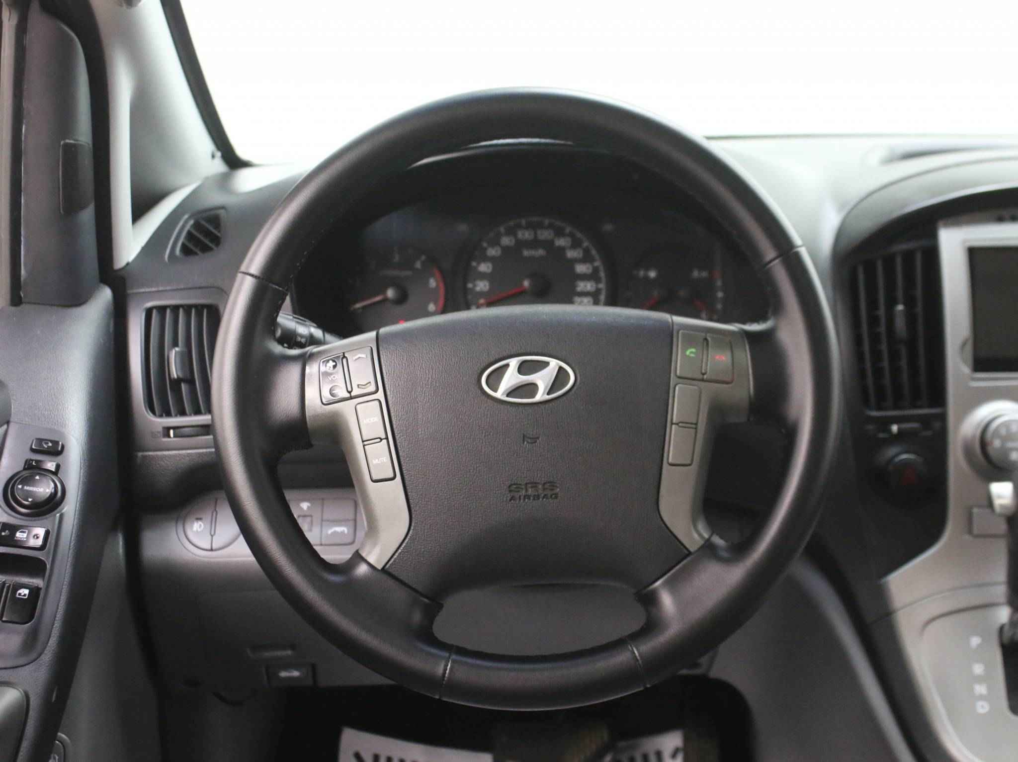 Hyundai Grand Starex, I