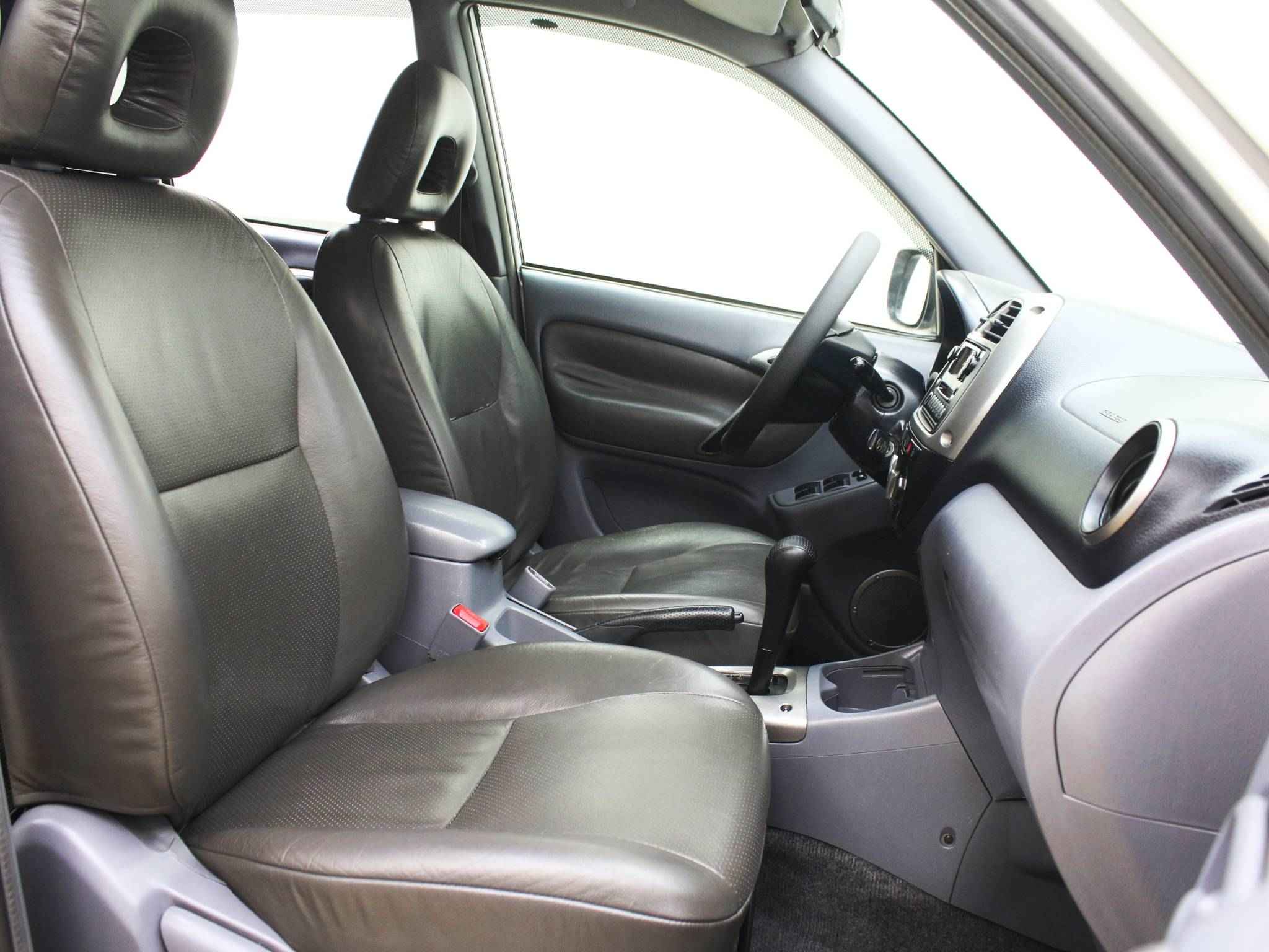 Toyota RAV4, II (XA20)