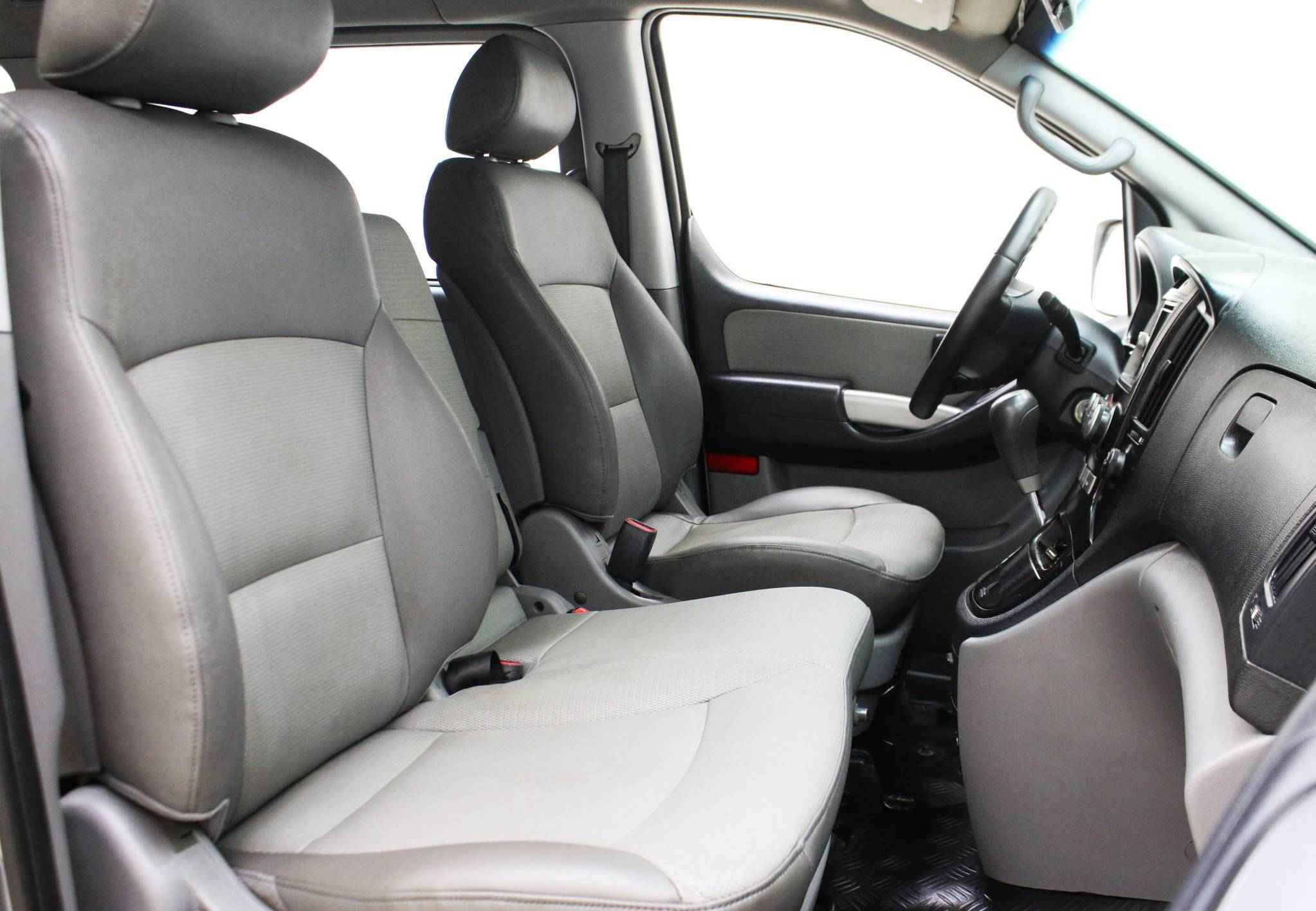 Hyundai Grand Starex, I