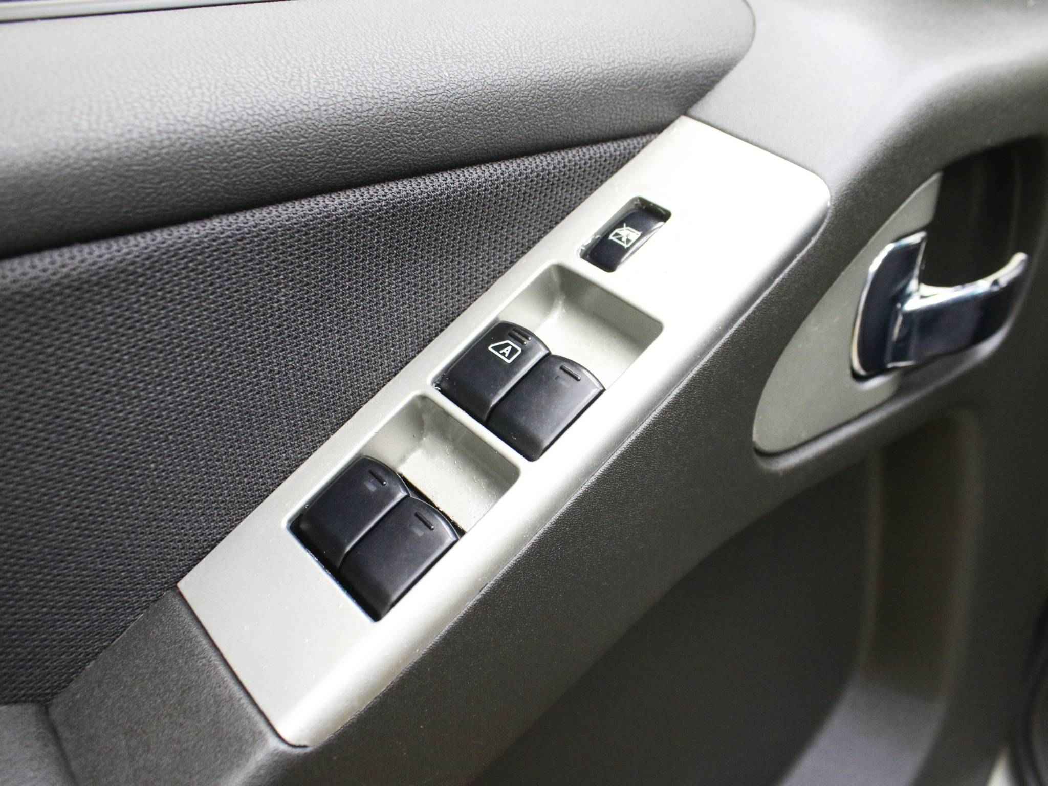 Nissan Pathfinder, III