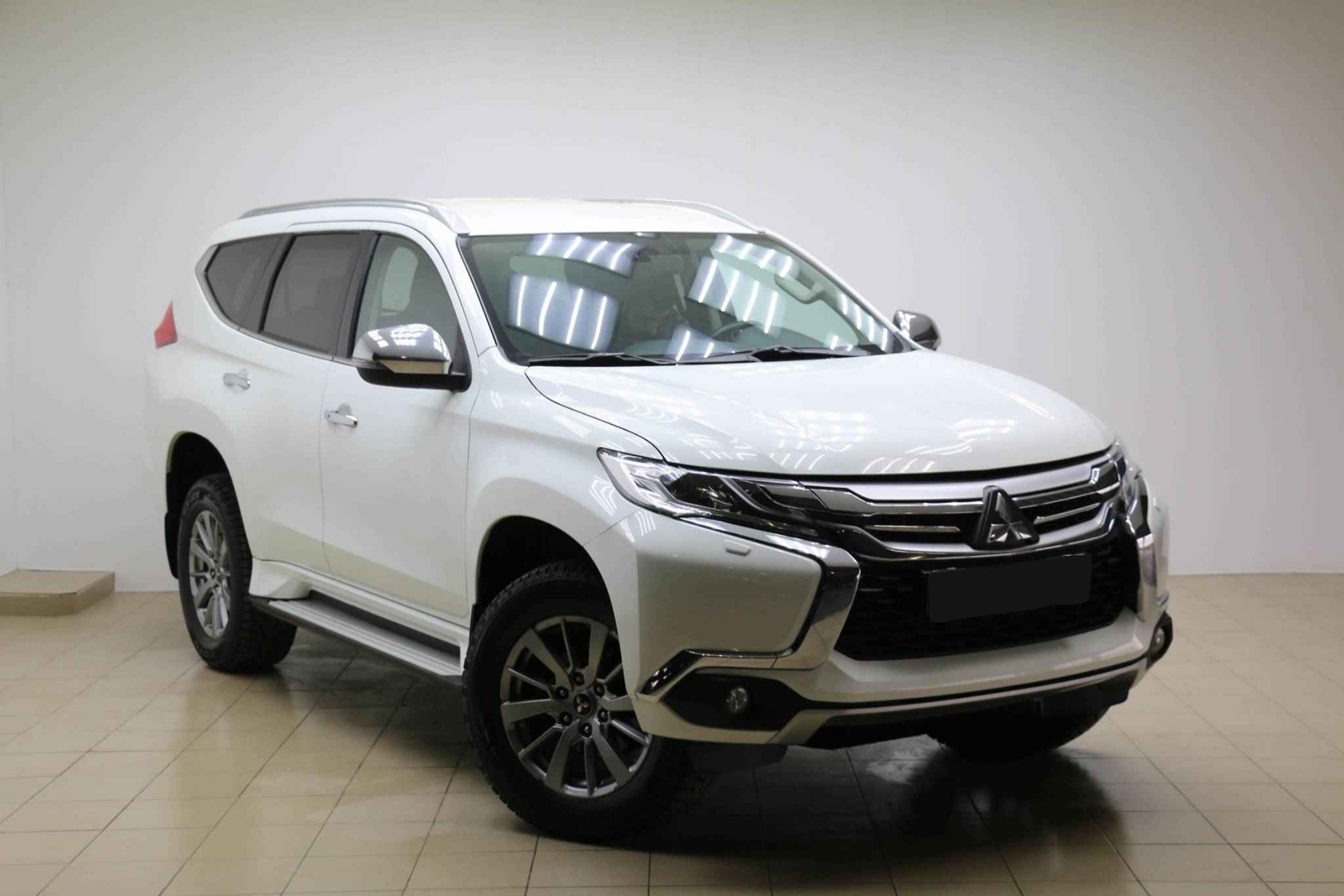 Mitsubishi Pajero Sport, III