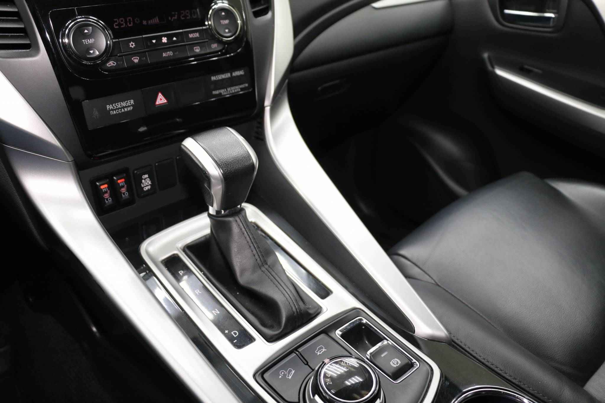 Mitsubishi Pajero Sport, III