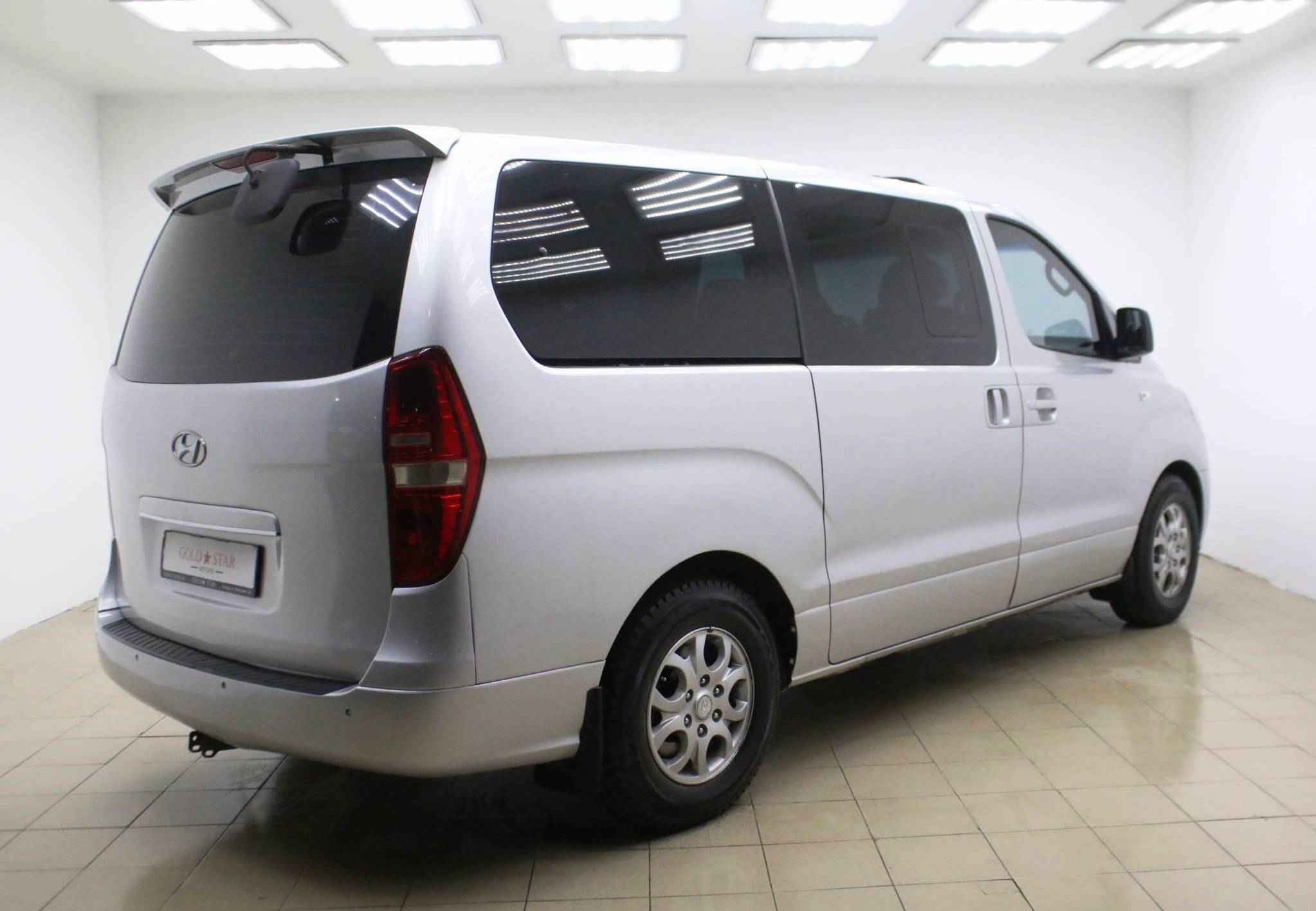 Hyundai Grand Starex, I