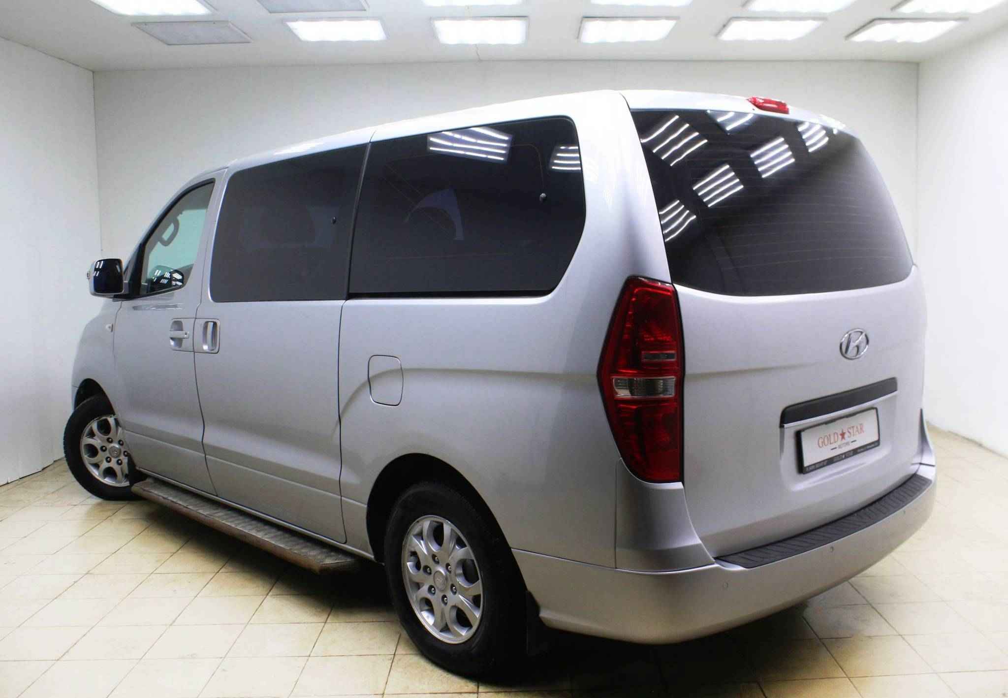 Hyundai Grand Starex, I