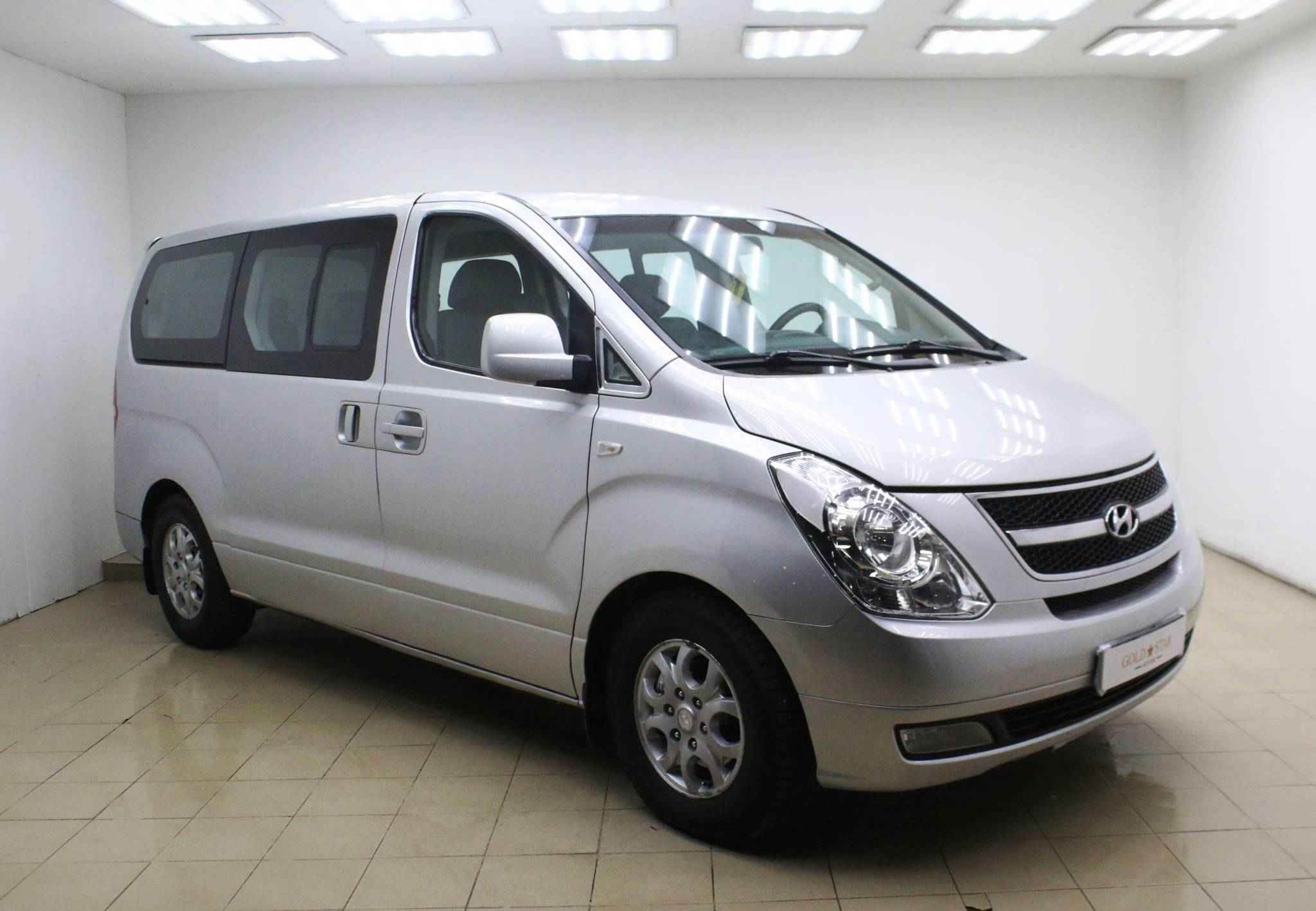 Hyundai Grand Starex, I