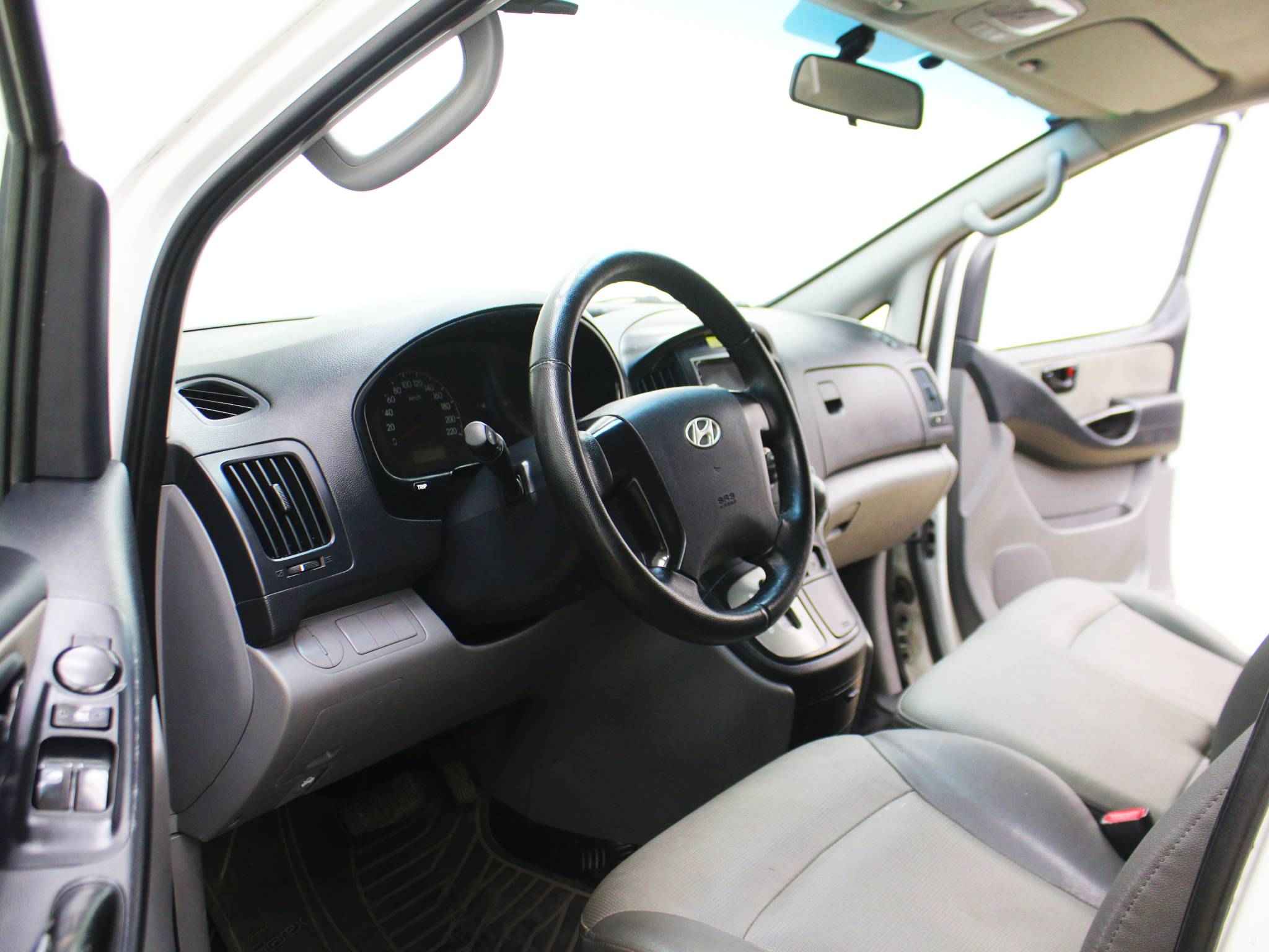 Hyundai Grand Starex, I