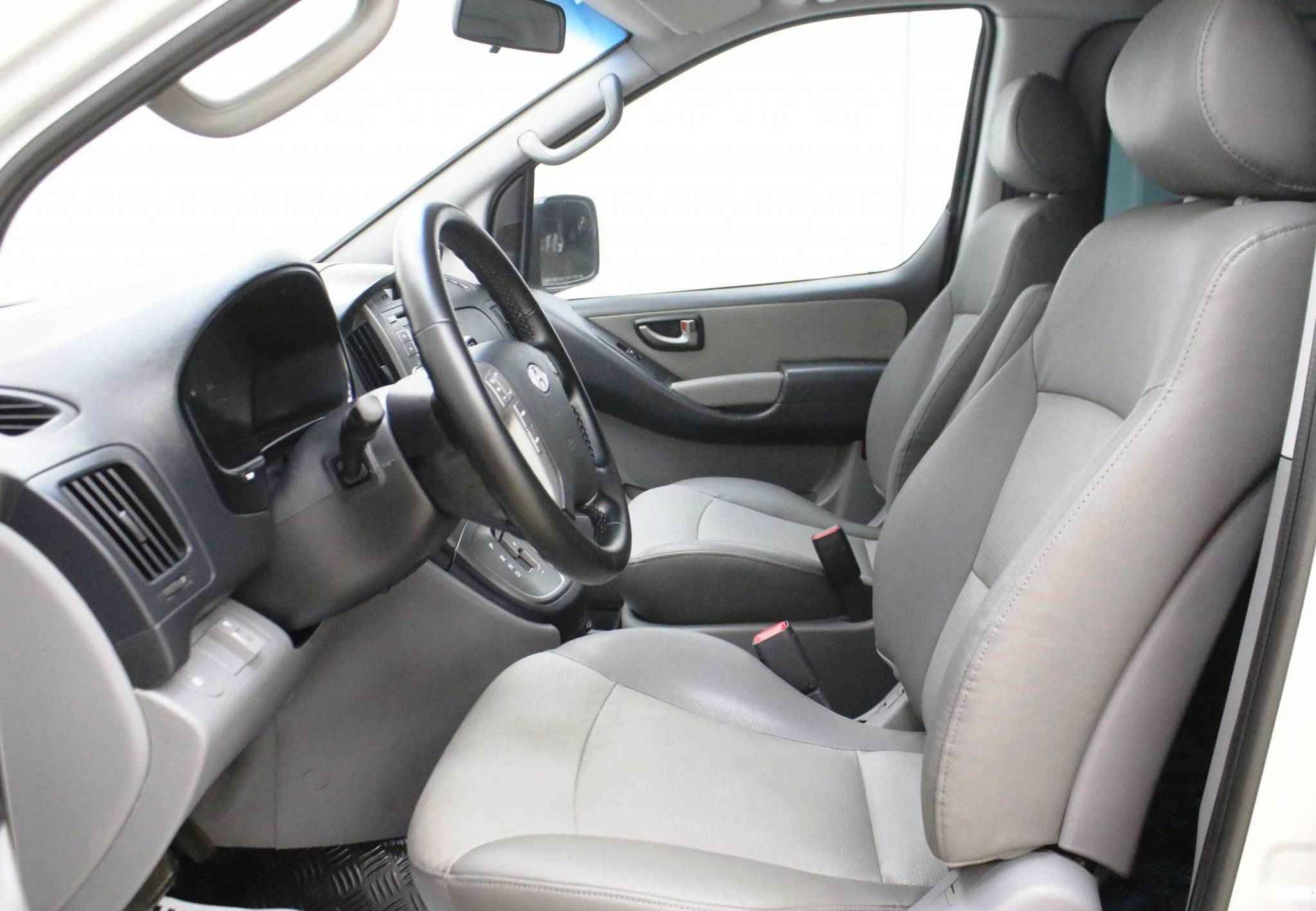 Hyundai Grand Starex, I