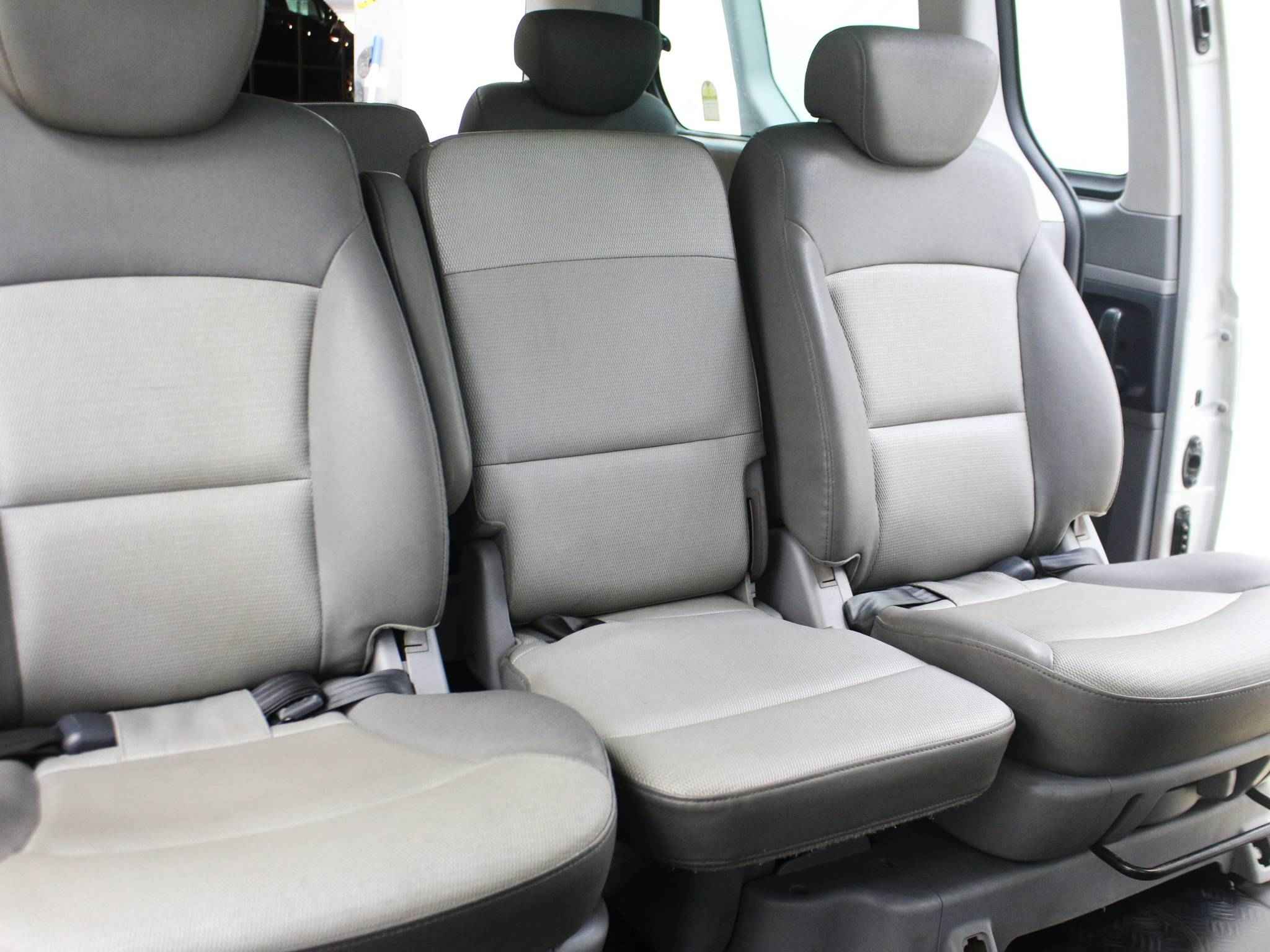 Hyundai Grand Starex, I