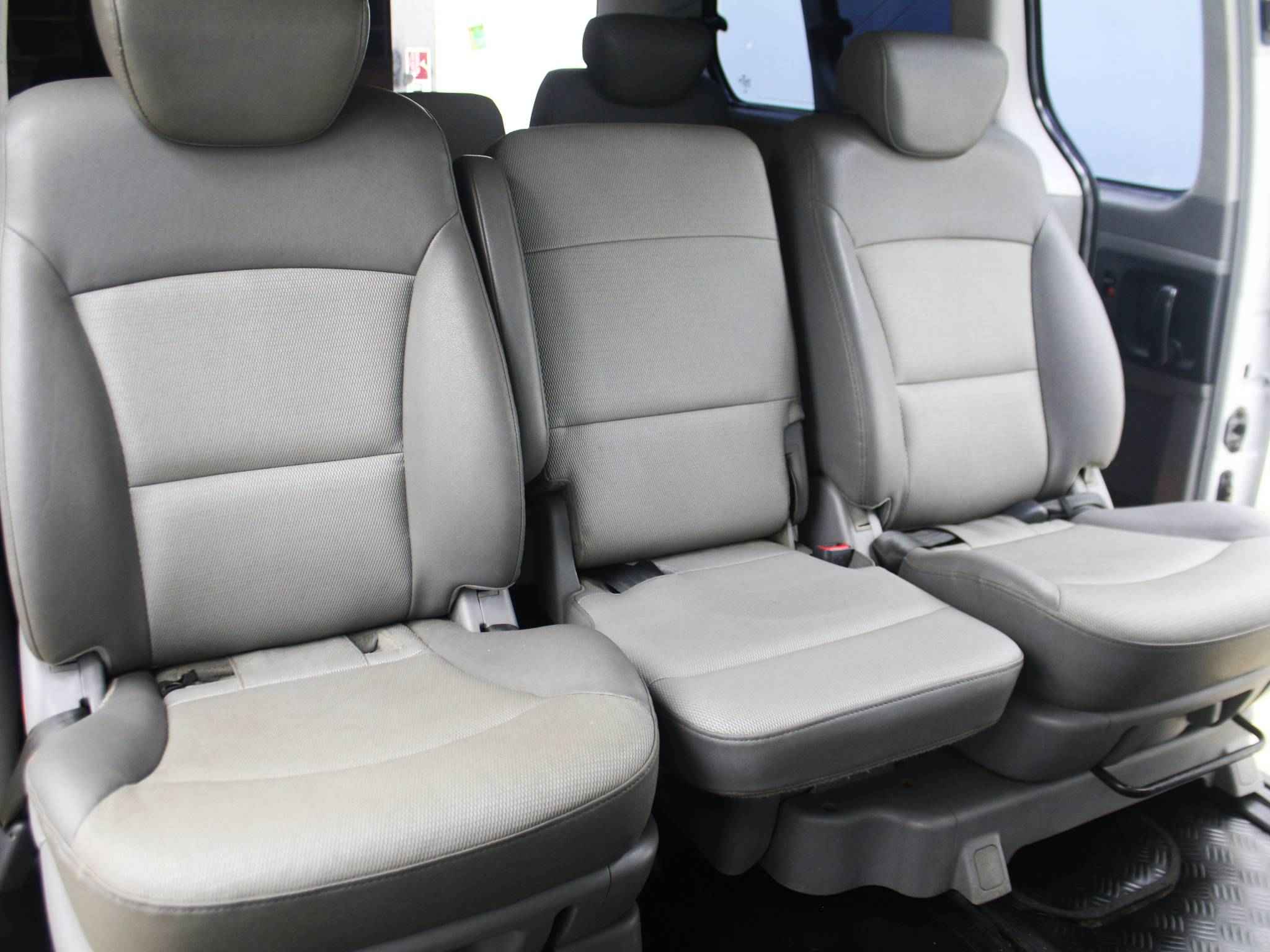 Hyundai Grand Starex, I